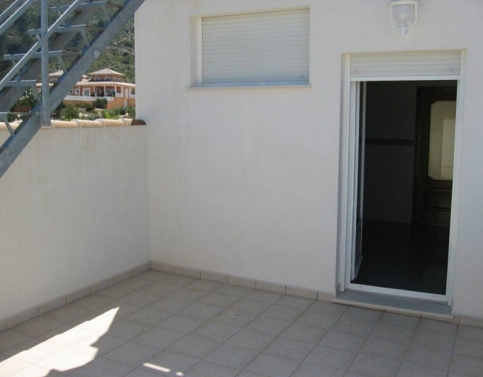 Four bedrooms townhouse and mountain views