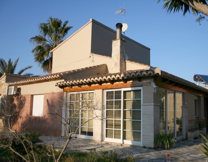 Villa de 4 habitaciones y estilo rústico en Pedreguer
