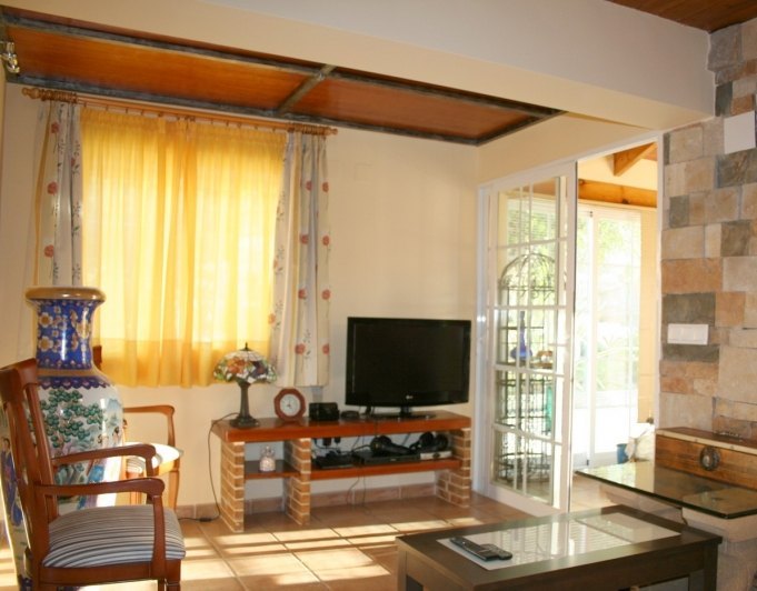 Villa de 4 habitaciones y estilo rústico en Pedreguer
