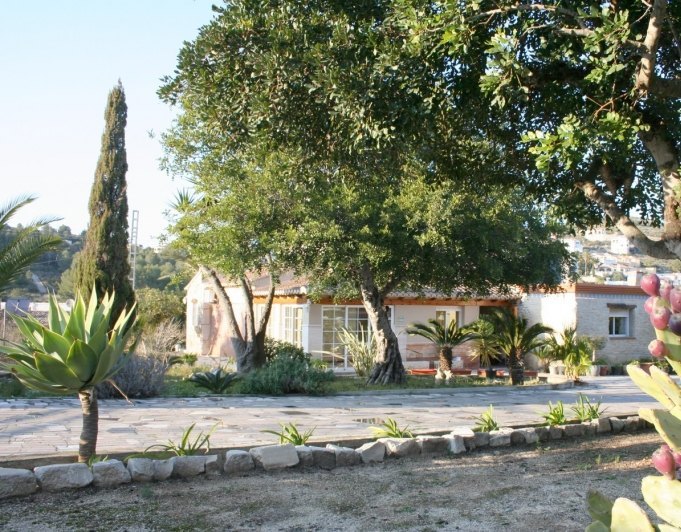 Villa de 4 habitaciones y estilo rústico en Pedreguer