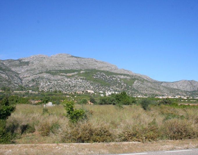 T0012 - Plot overlooking the valley and sea, Orba