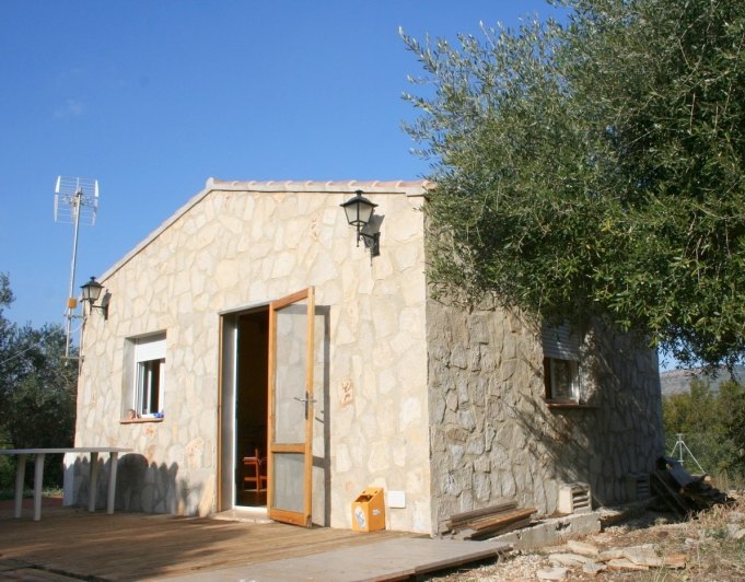 T0013 - Rustic land of 11000 m2 with cottage in Pedreguer