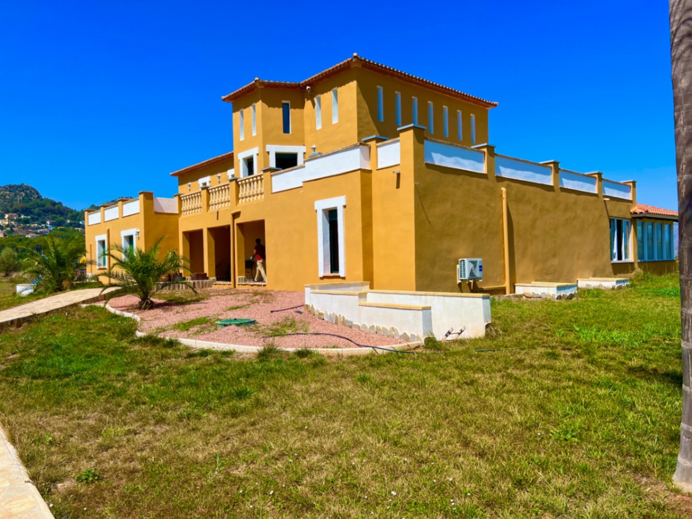Chalet / Finca con más de 8.100 m² de terreno plano en entorno natural protegido cerca de Dénia