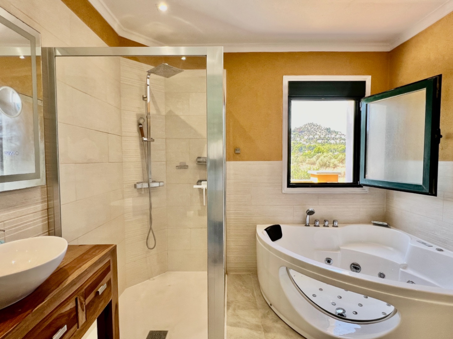 Chalet / Finca con más de 8.100 m² de terreno plano en entorno natural protegido cerca de Dénia