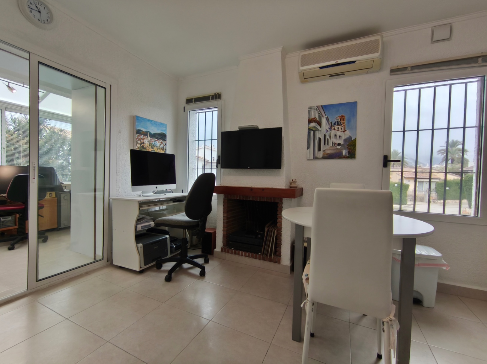 Apartamento de un dormitorio con parking y piscina en La Sella