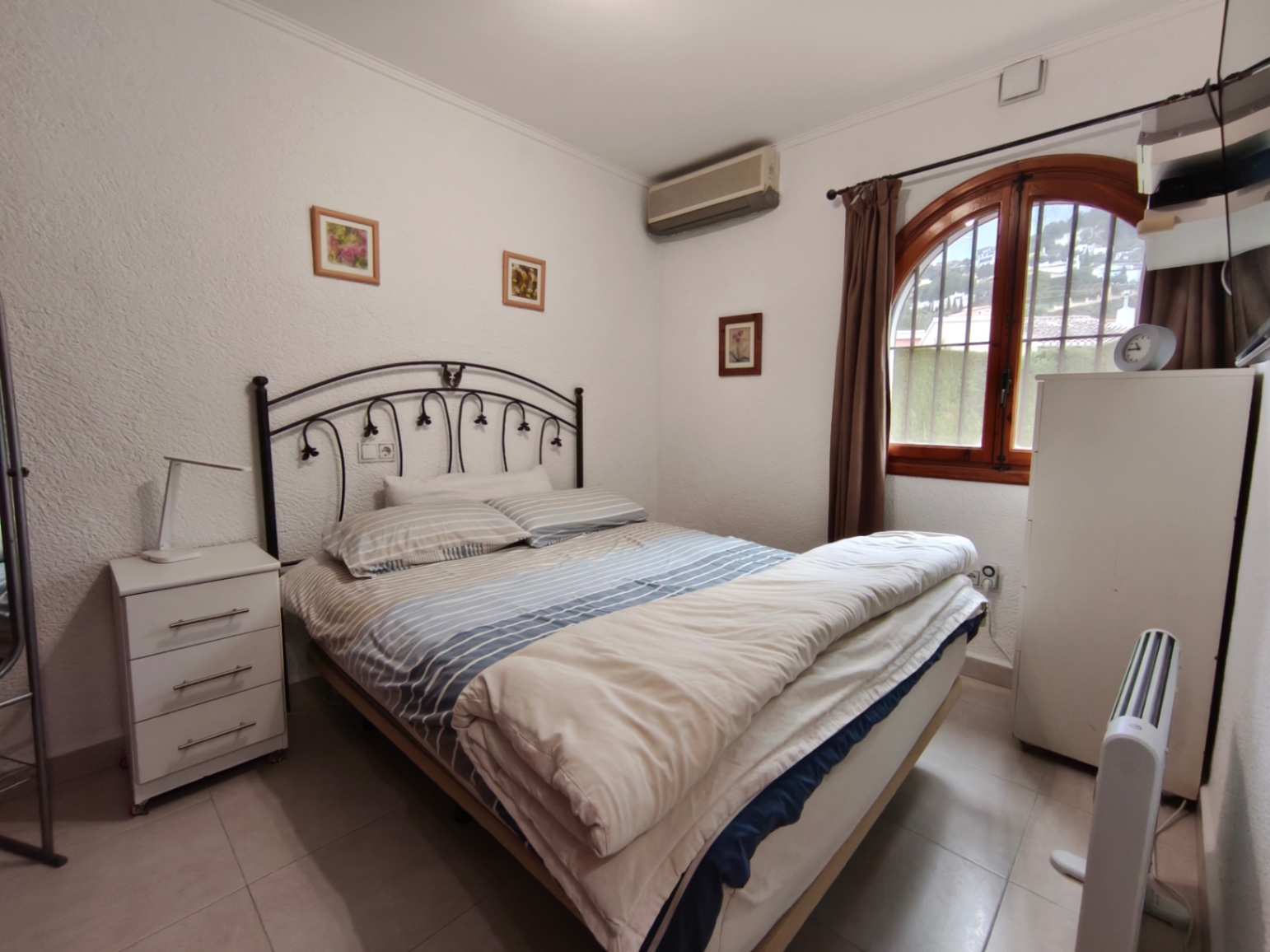 Apartamento de un dormitorio con parking y piscina en La Sella