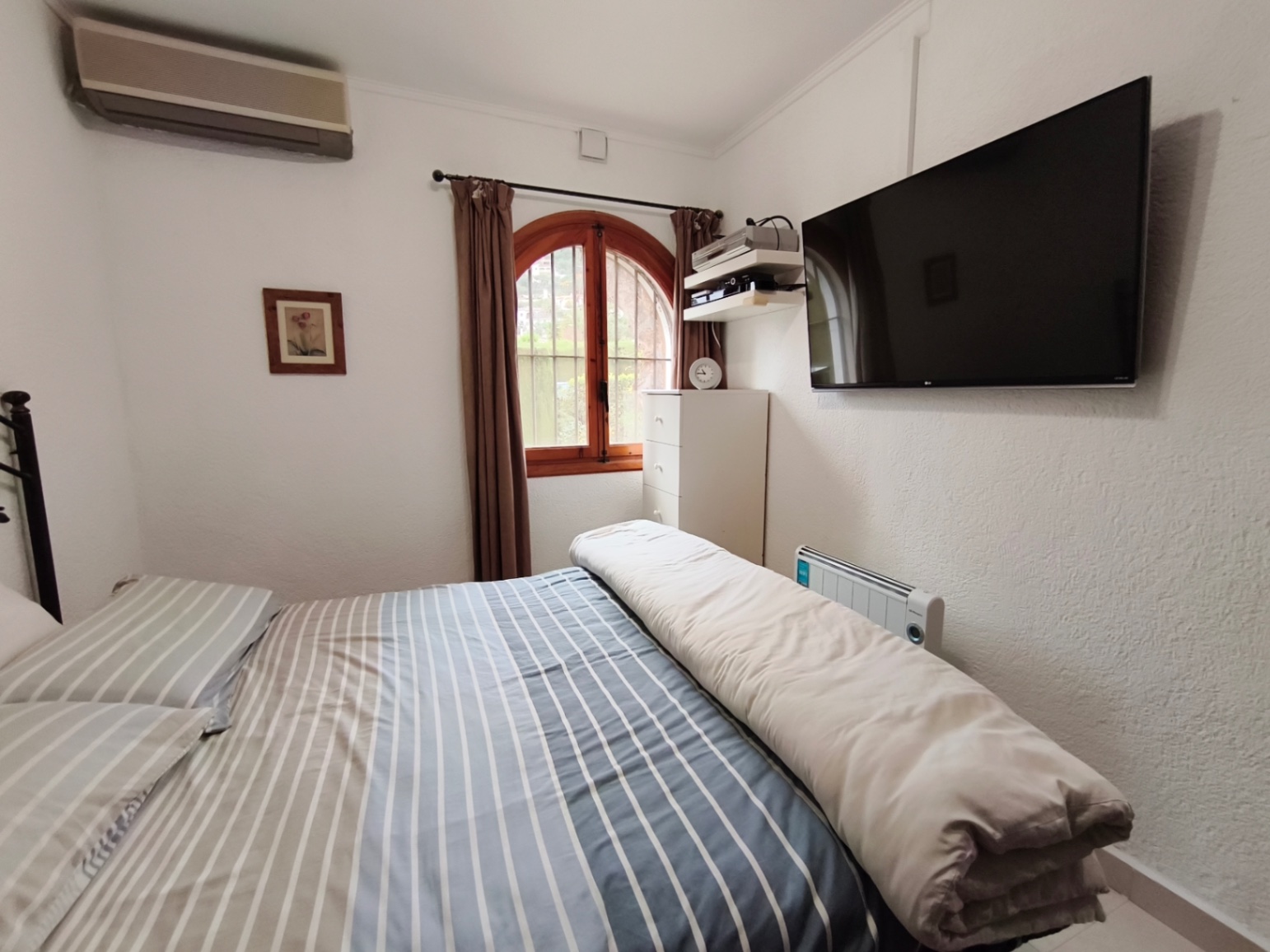 Apartamento de un dormitorio con parking y piscina en La Sella