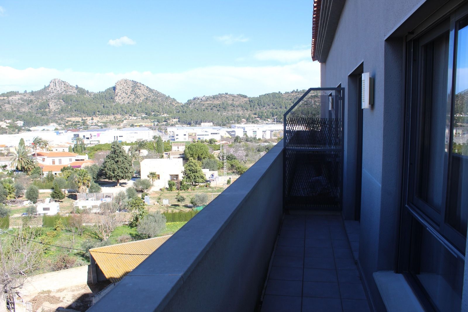 Ático dúplex con terraza en Pedreguer