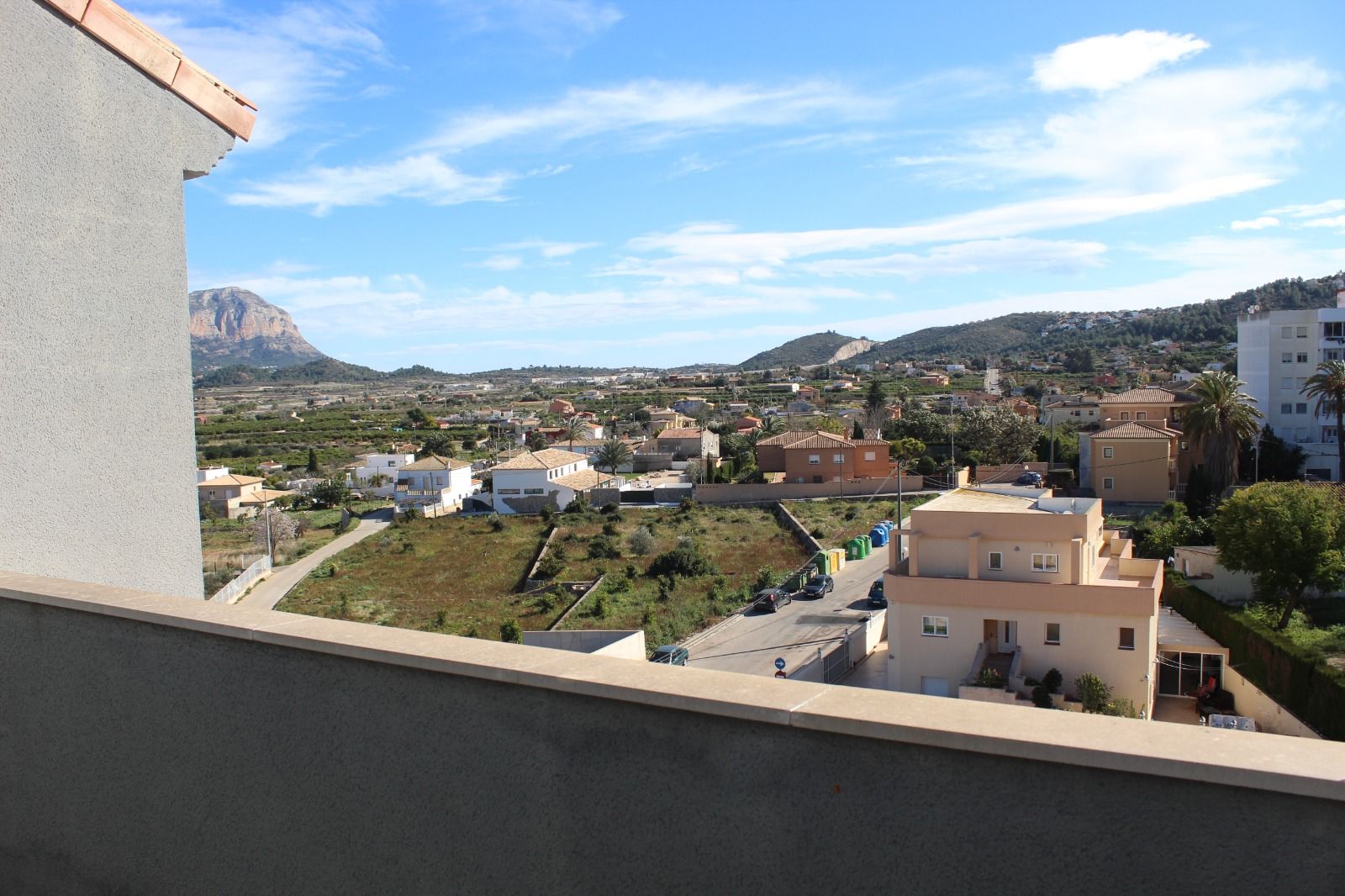 Ático dúplex con terraza en Pedreguer