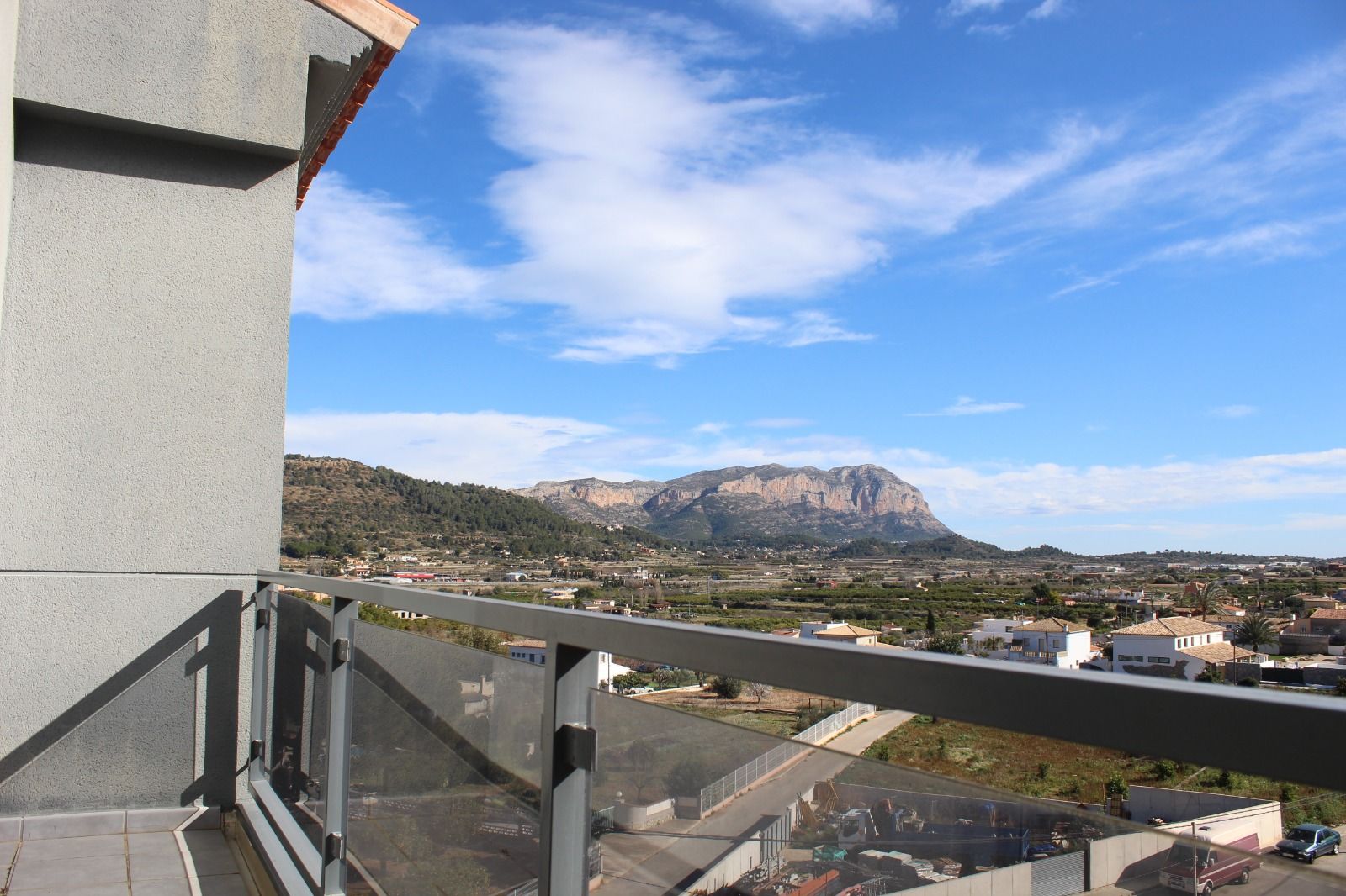Ático dúplex con terraza en Pedreguer