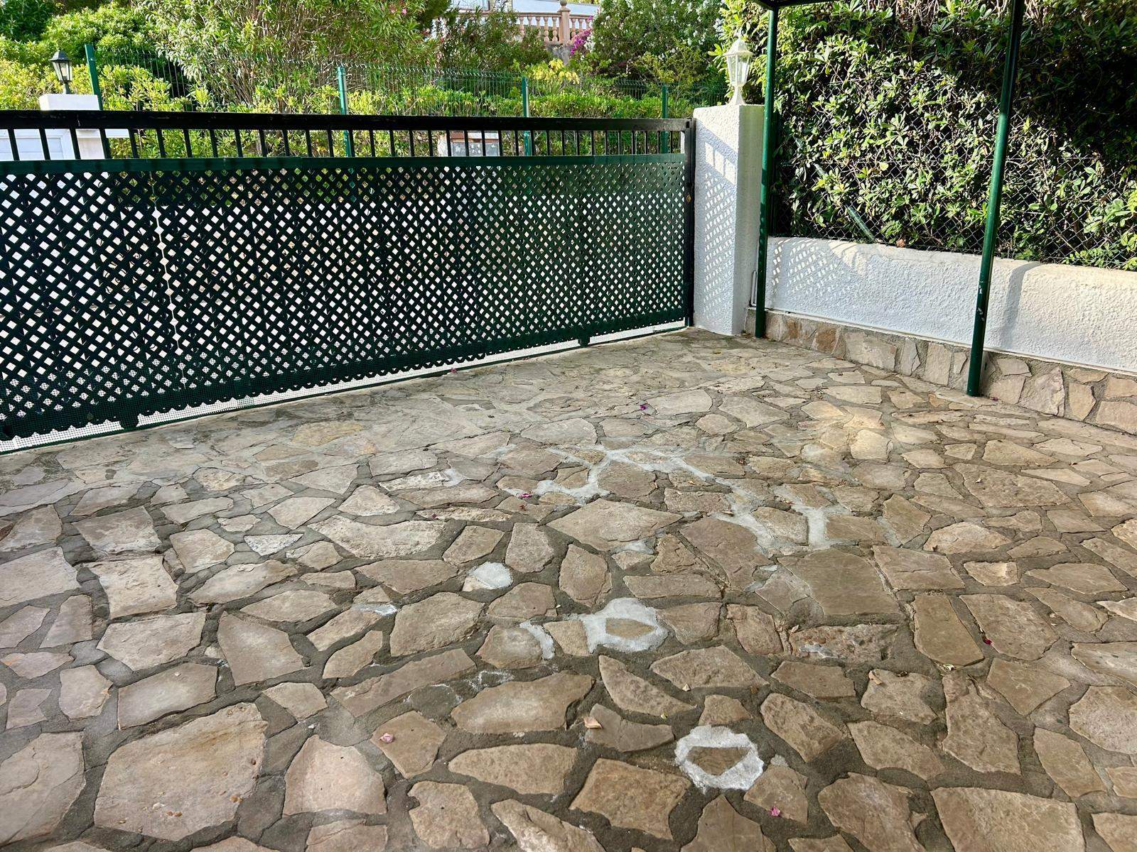 Traditionele mediterrane villa met uitzicht op de Montgó