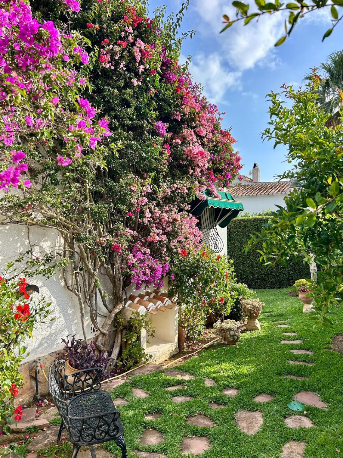 Traditionele mediterrane villa met uitzicht op de Montgó
