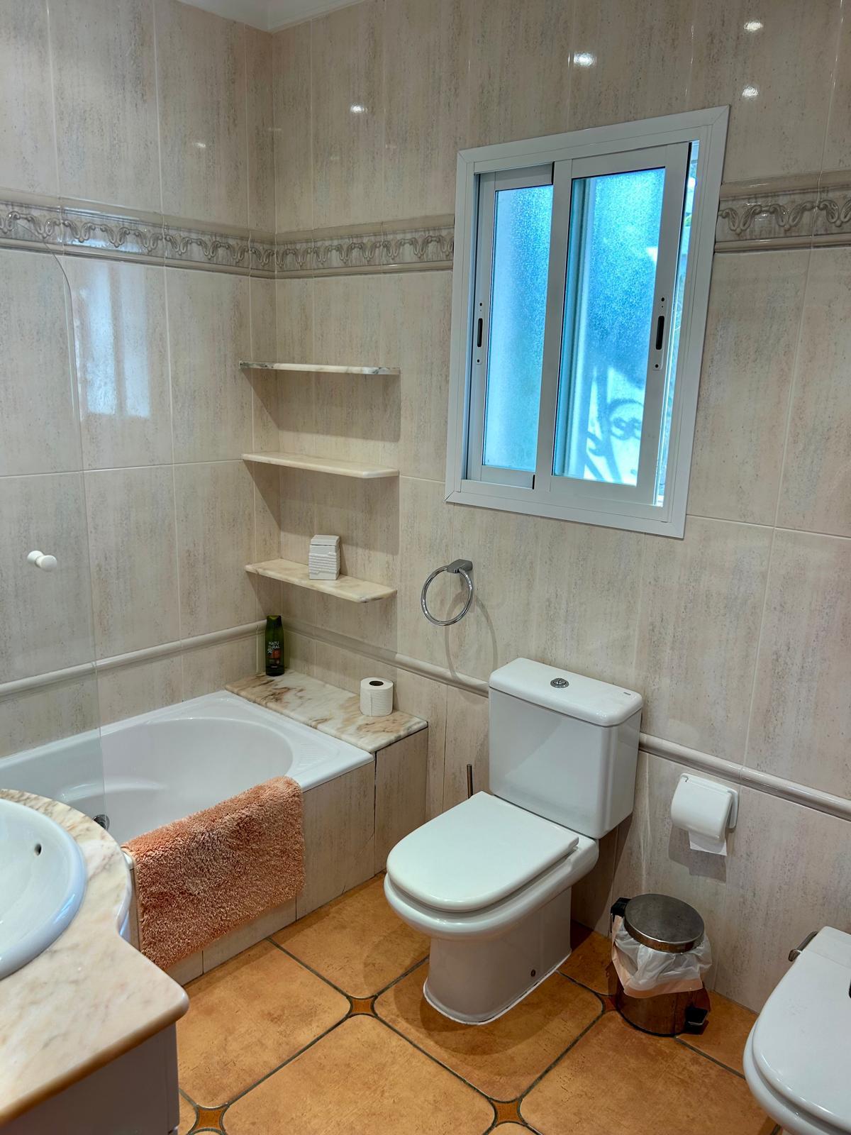 Traditionele mediterrane villa met uitzicht op de Montgó