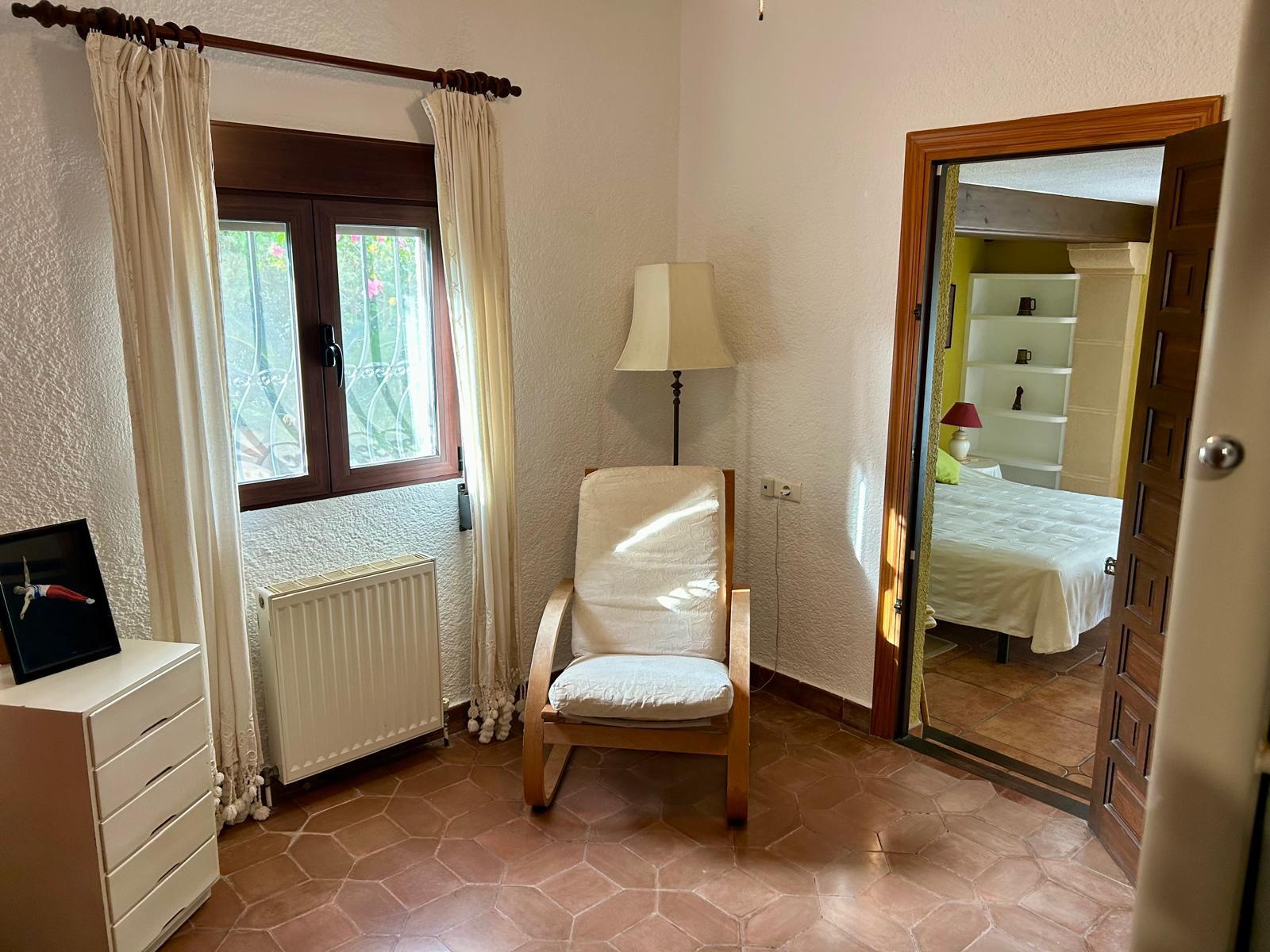 Traditionele mediterrane villa met uitzicht op de Montgó