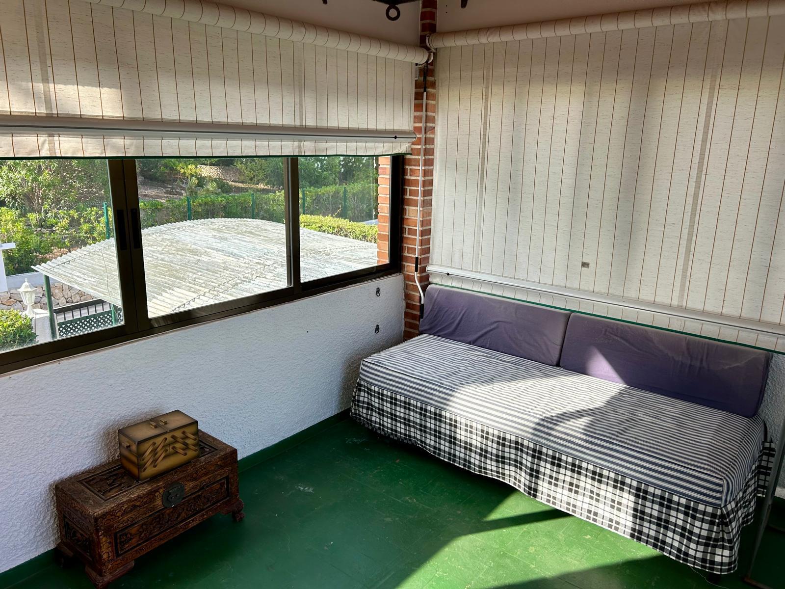 Traditionele mediterrane villa met uitzicht op de Montgó