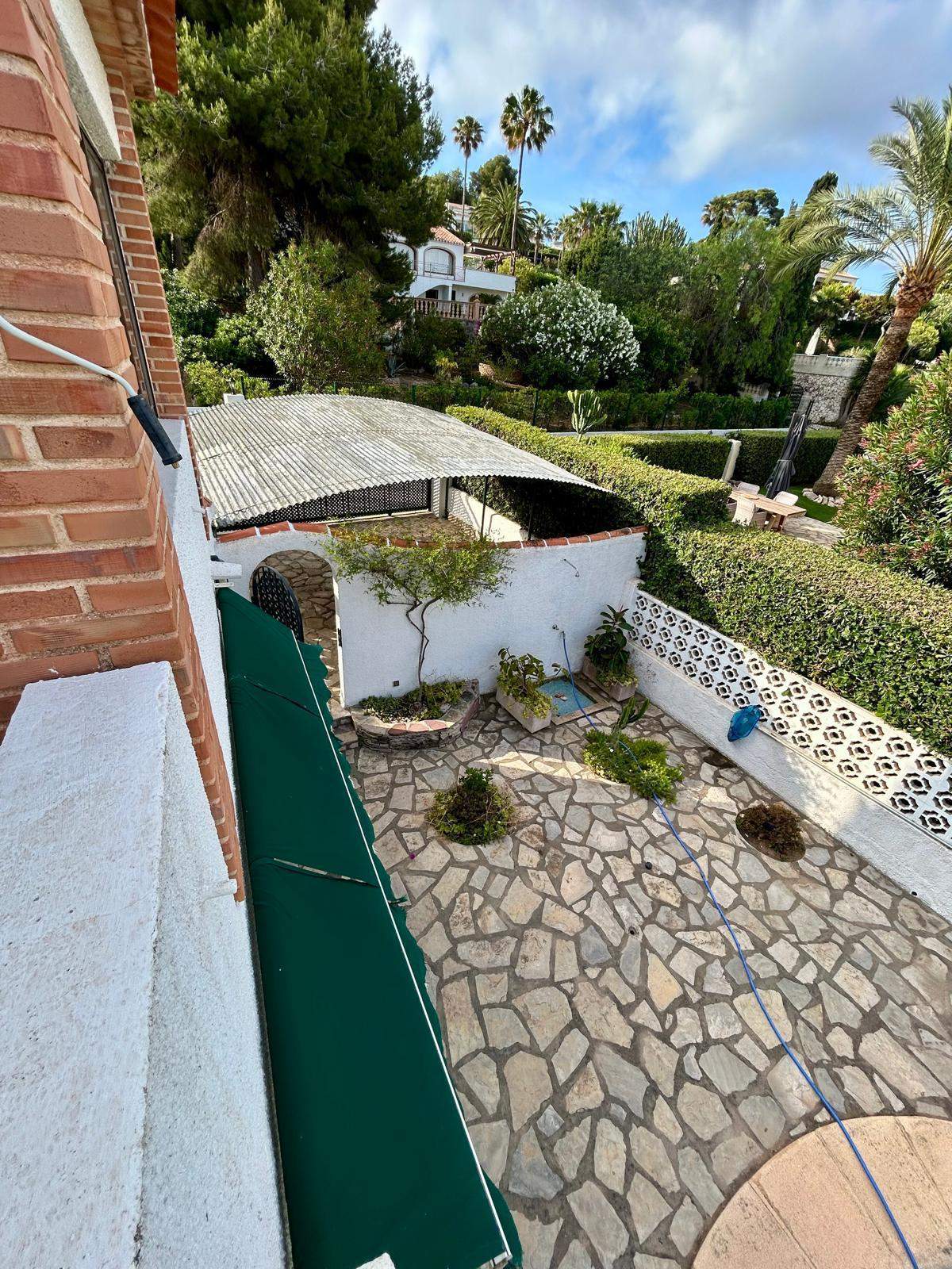 Traditionele mediterrane villa met uitzicht op de Montgó