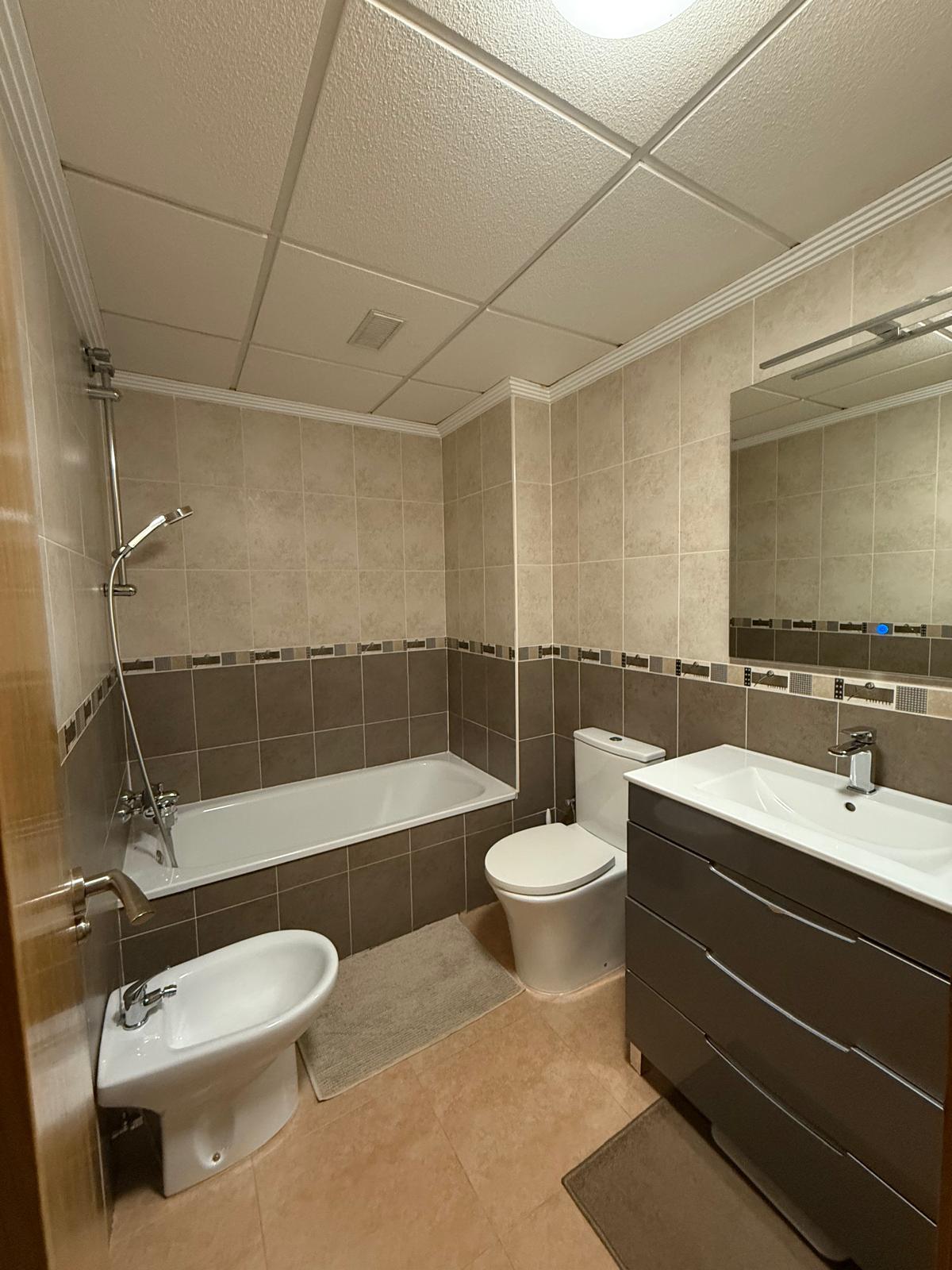 Amplio piso de 3 habitaciones en Pedreguer