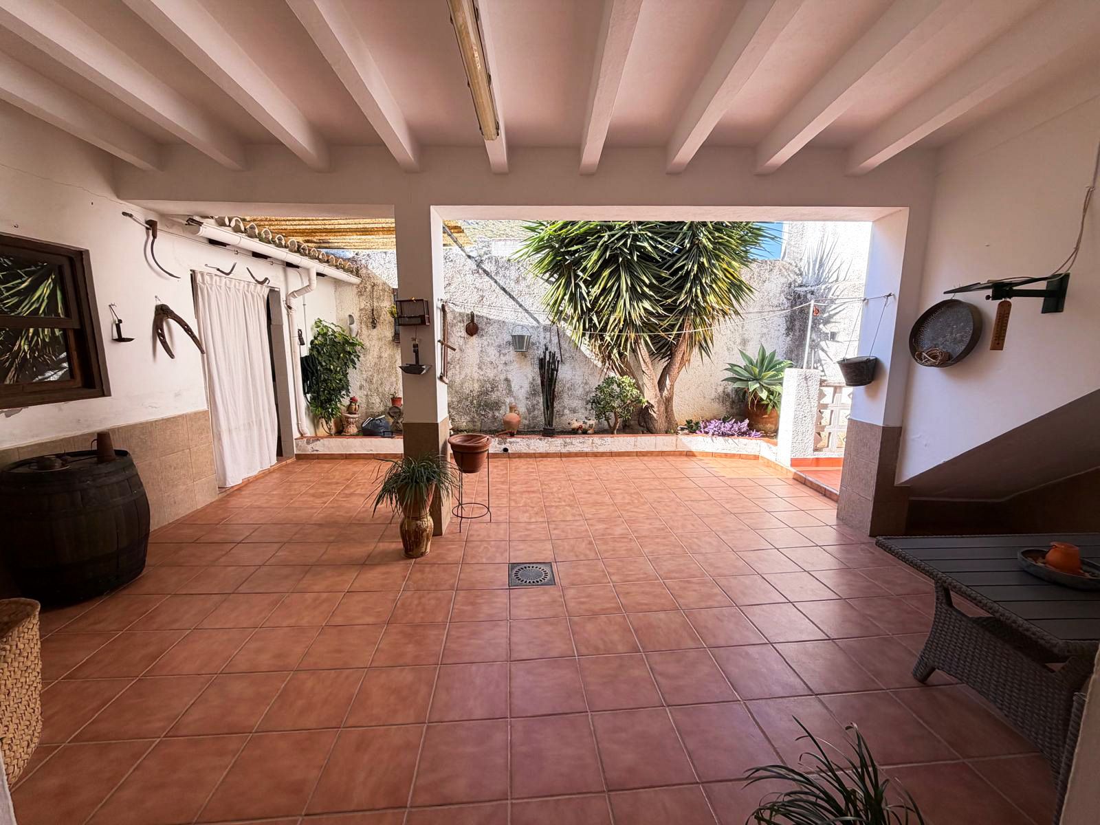 Encantadora casa con patio en Pedreguer