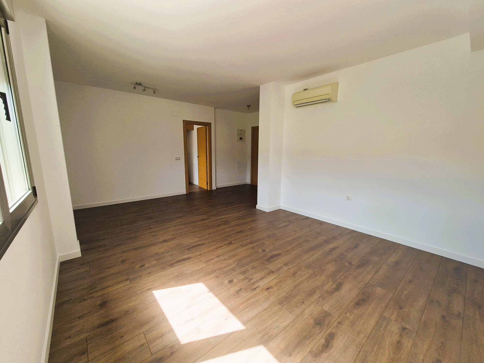 P0279 - 2-bedroom apartment with garage