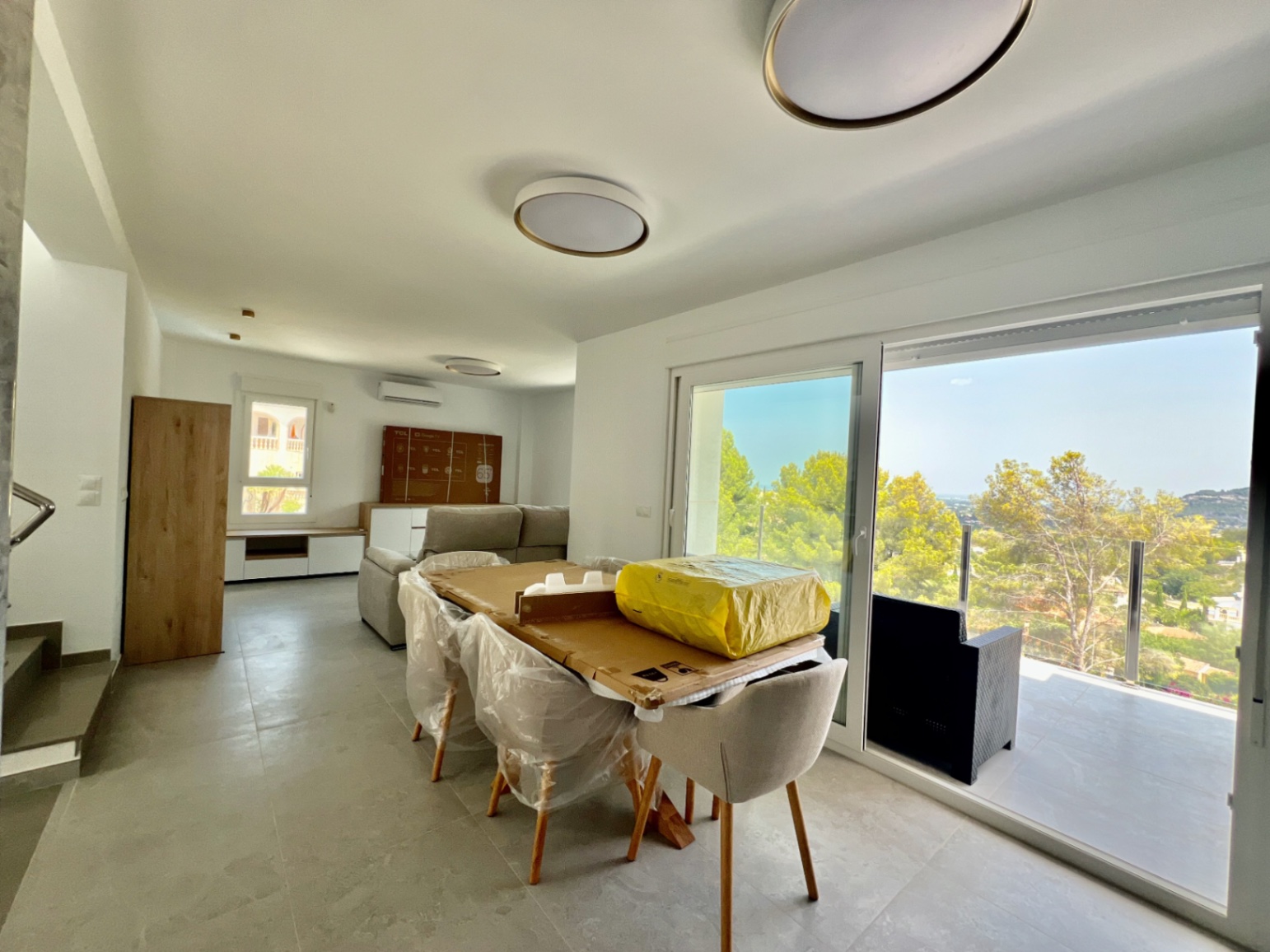 Brand new villa in Monte Solana with sea and mountain views.