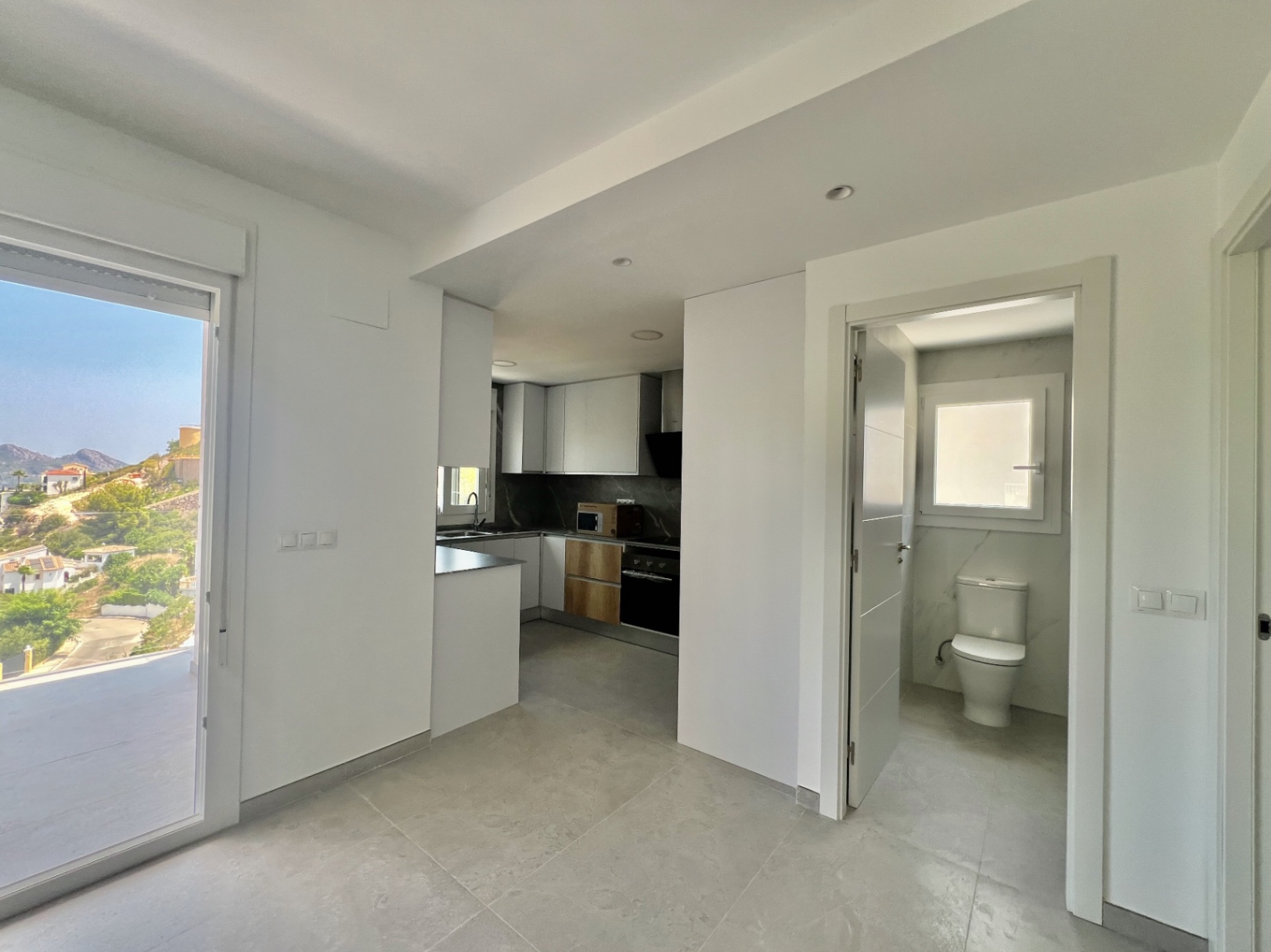 Brand new villa in Monte Solana with sea and mountain views.