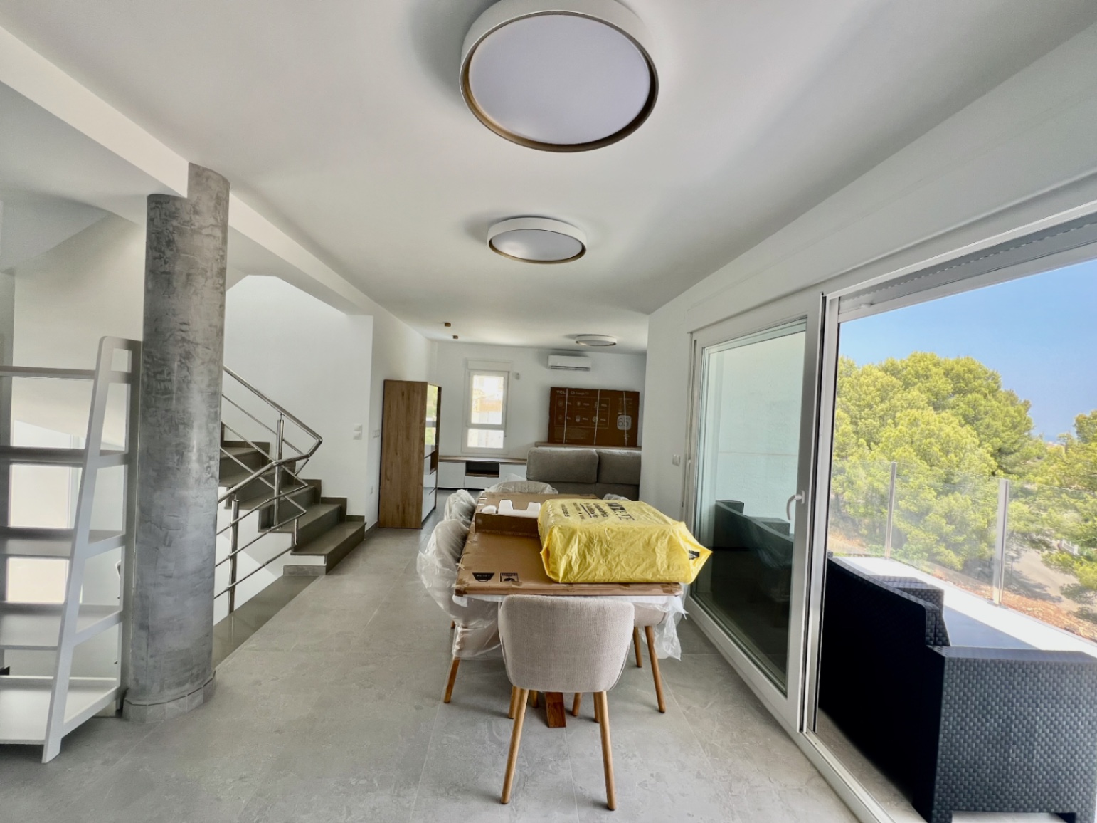 Brand new villa in Monte Solana with sea and mountain views.