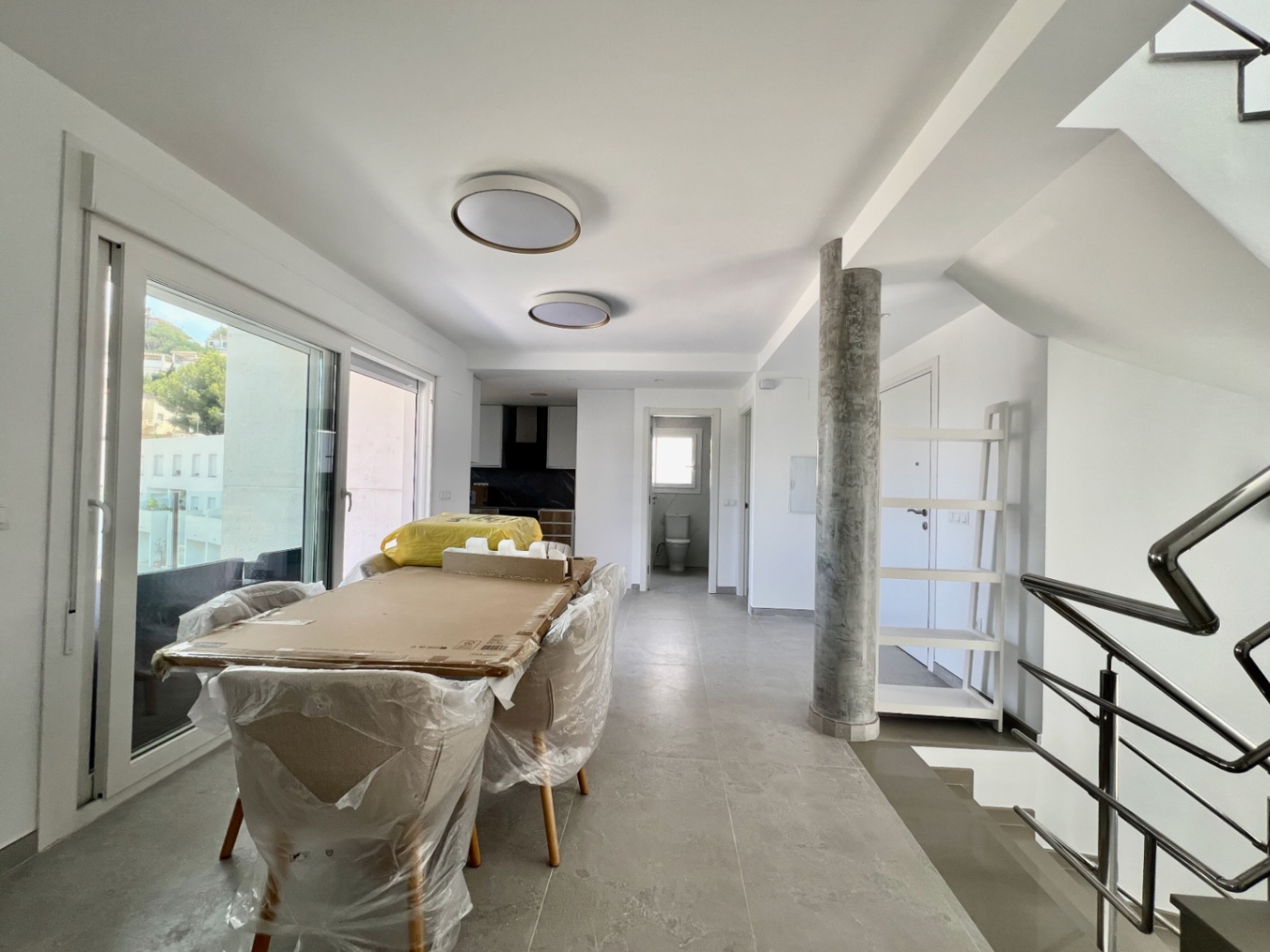 Brand new villa in Monte Solana with sea and mountain views.