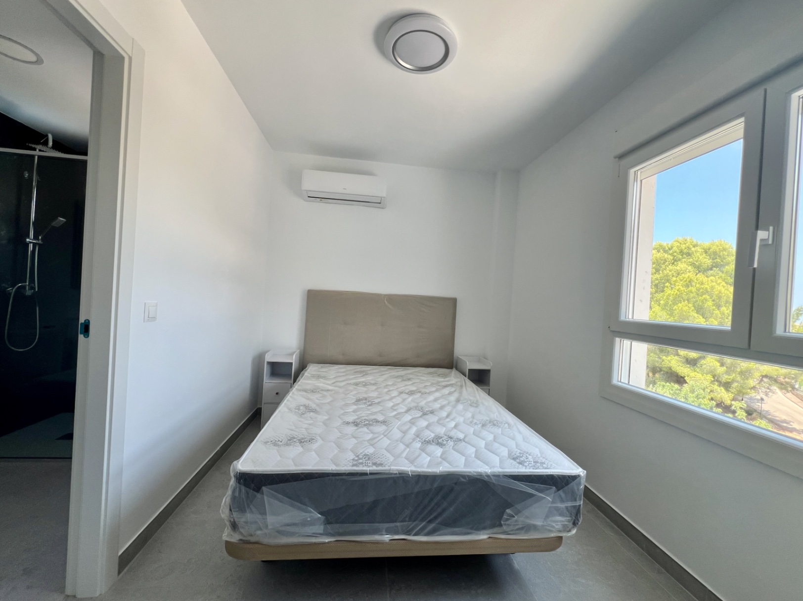 Brand new villa in Monte Solana with sea and mountain views.