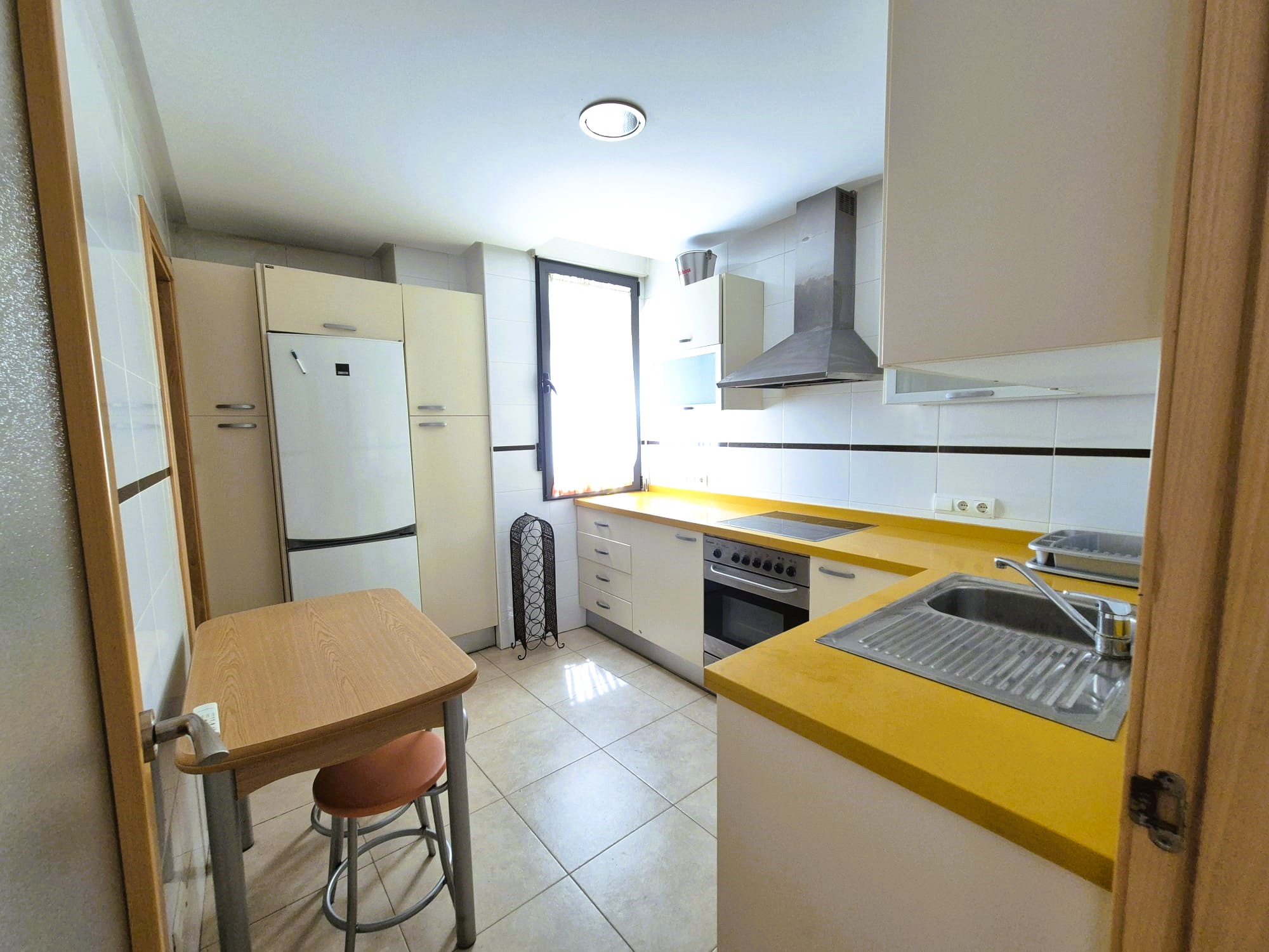 PA0289 - Unfurnished 3-bedroom apartment for rent in Gata de Gorgos