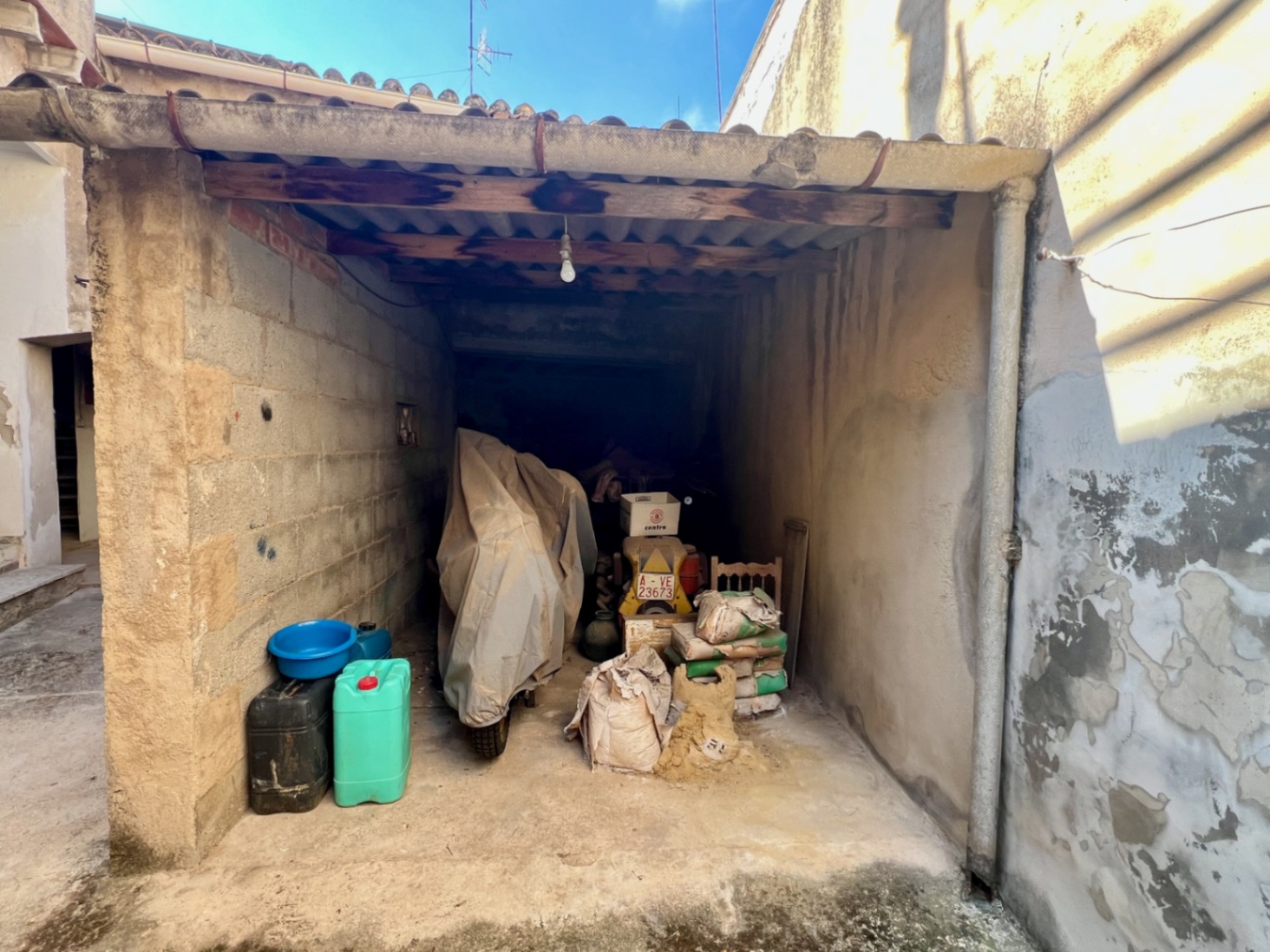 Casa de Pueblo y Garaje para reforma en Pedreguer 