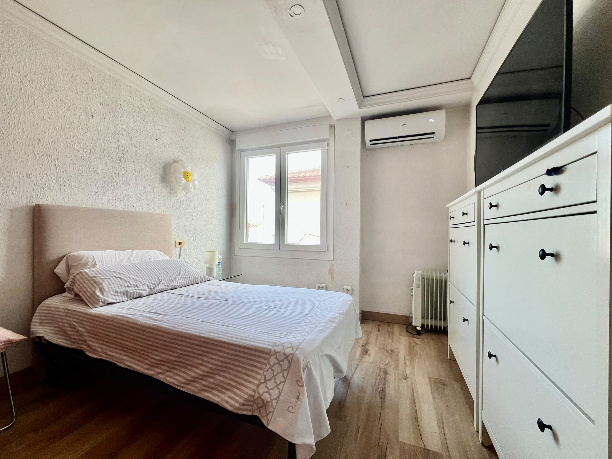 Casa de pueblo con vivienda reformada y espacio multifuncional