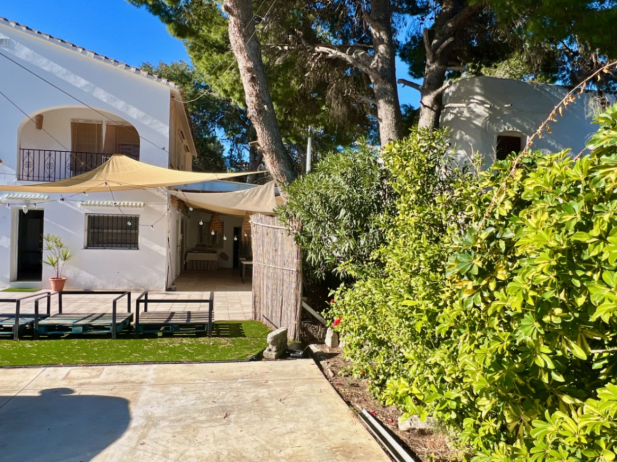 Chalet y Restaurante en Venta en Las Rotas Dénia