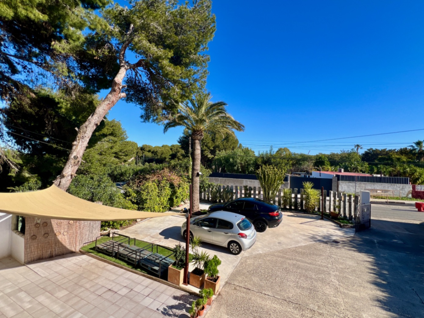 Chalet y Restaurante en Venta en Las Rotas Dénia