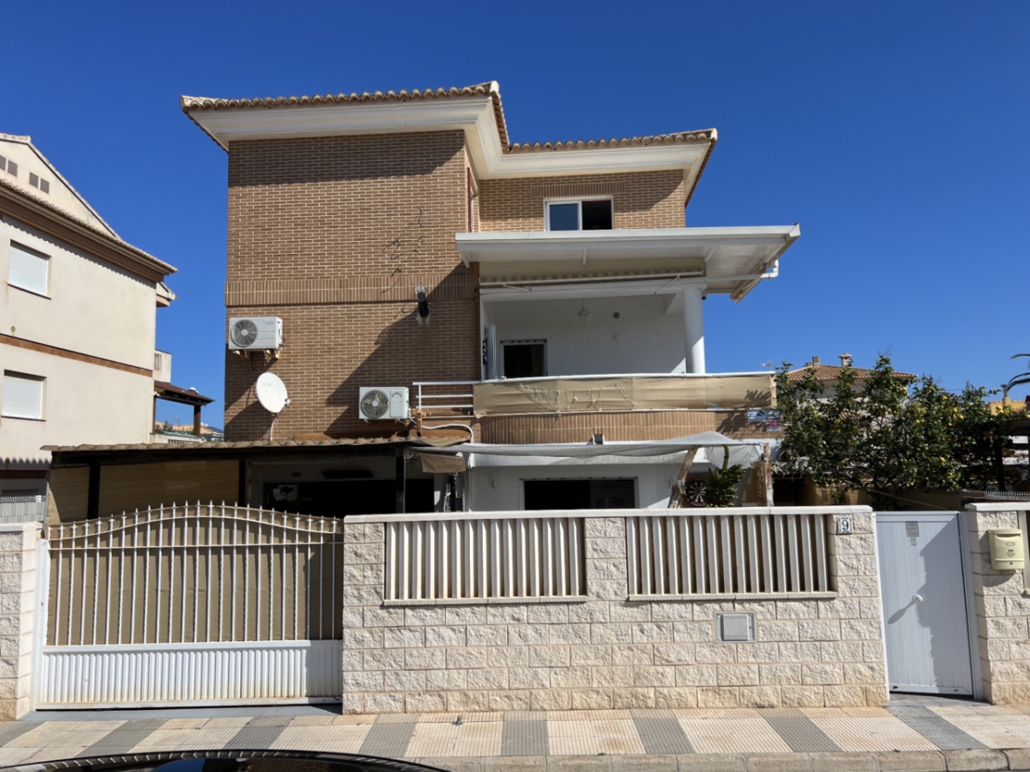 CHALET EN OLIVA A 200 METROS DE LA PLAYA