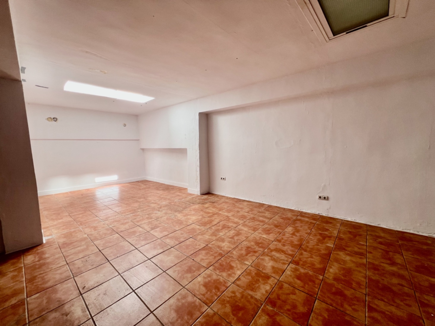 Local comercial en venta en Dénia con muchas posibilidades