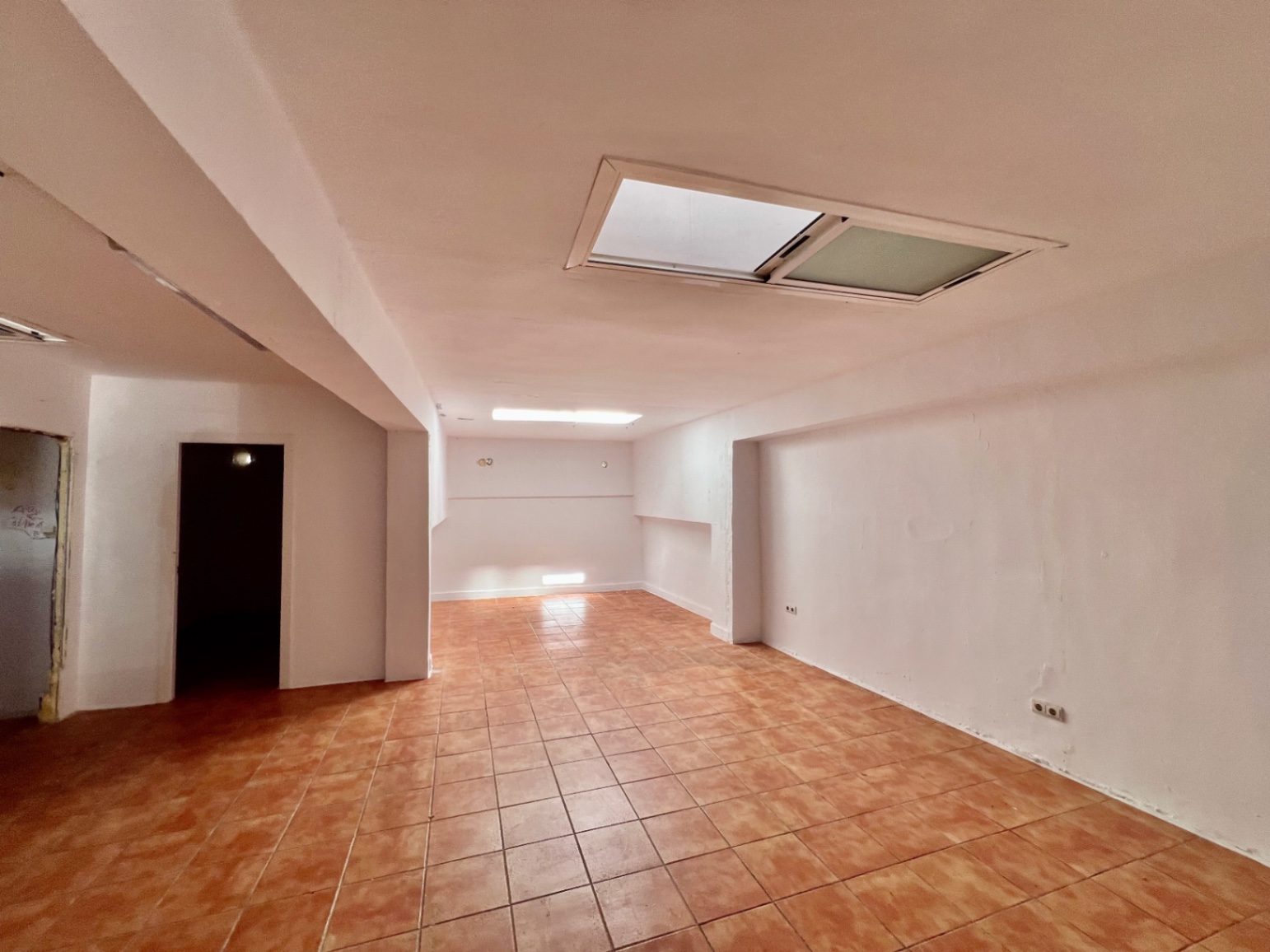Local comercial en venta en Dénia con muchas posibilidades