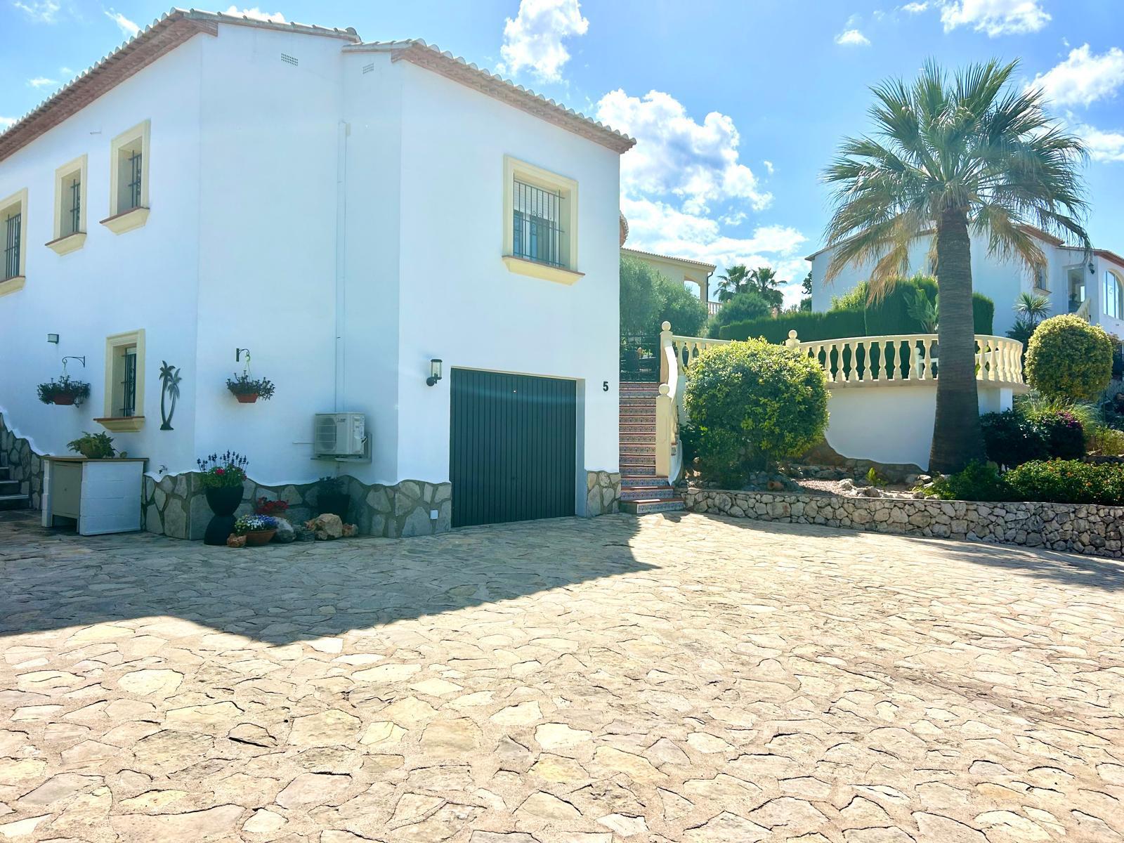 Encantadora villa de 2 habitaciones con vistas al campo y piscina privada en Ràfol d'Almúnia