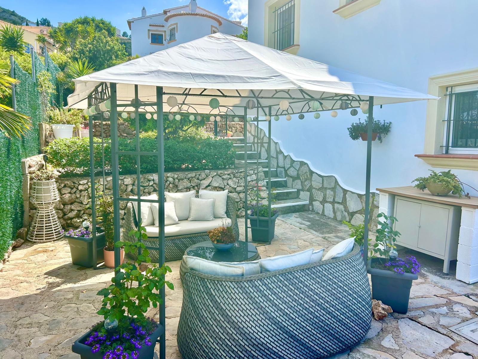 Encantadora villa de 2 habitaciones con vistas al campo y piscina privada en Ràfol d'Almúnia