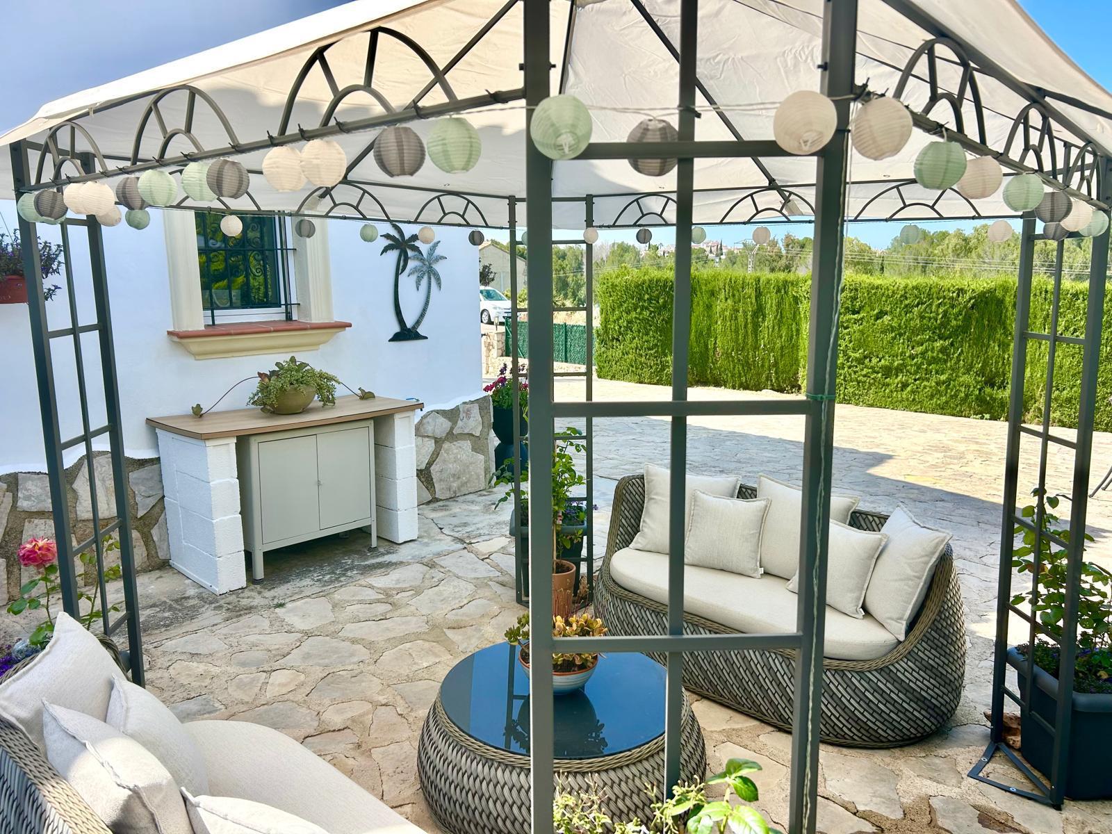 Encantadora villa de 2 habitaciones con vistas al campo y piscina privada en Ràfol d'Almúnia