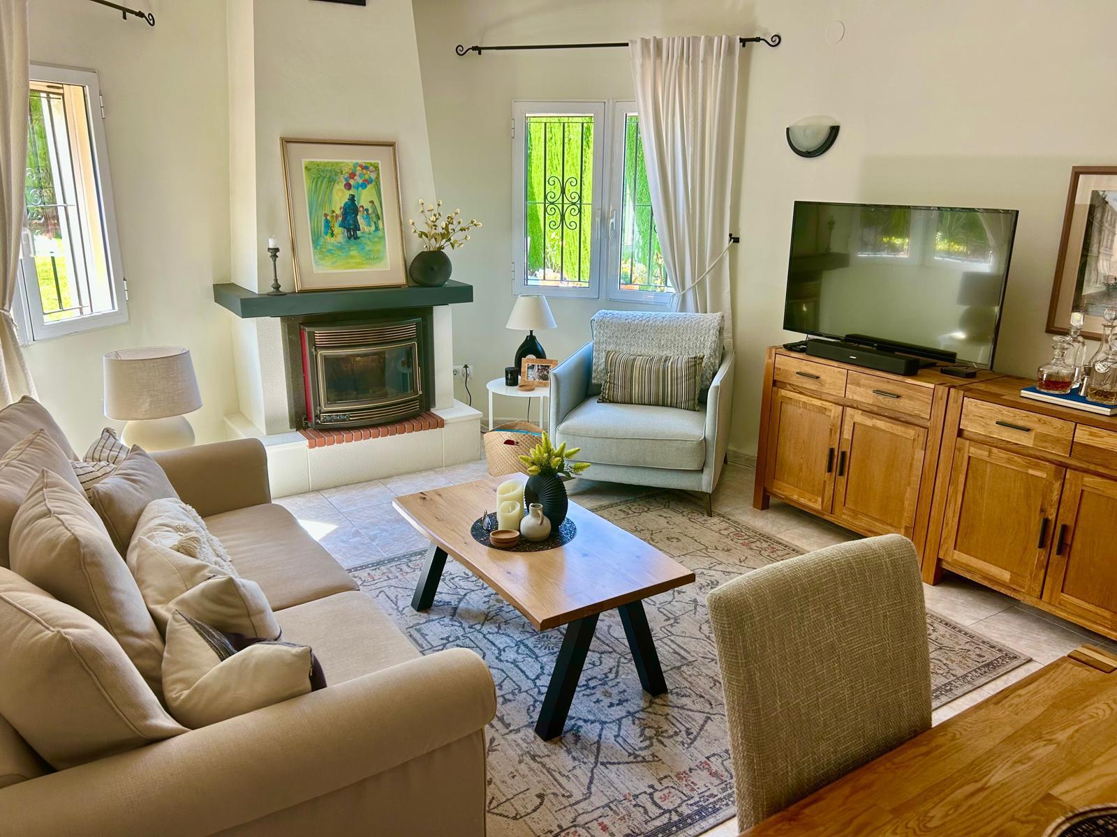 Encantadora villa de 2 habitaciones con vistas al campo y piscina privada en Ràfol d'Almúnia