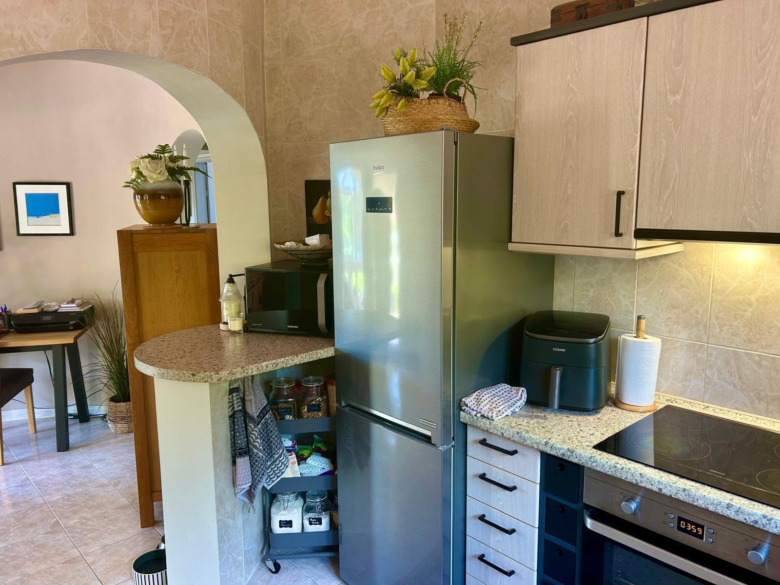 Encantadora villa de 2 habitaciones con vistas al campo y piscina privada en Ràfol d'Almúnia
