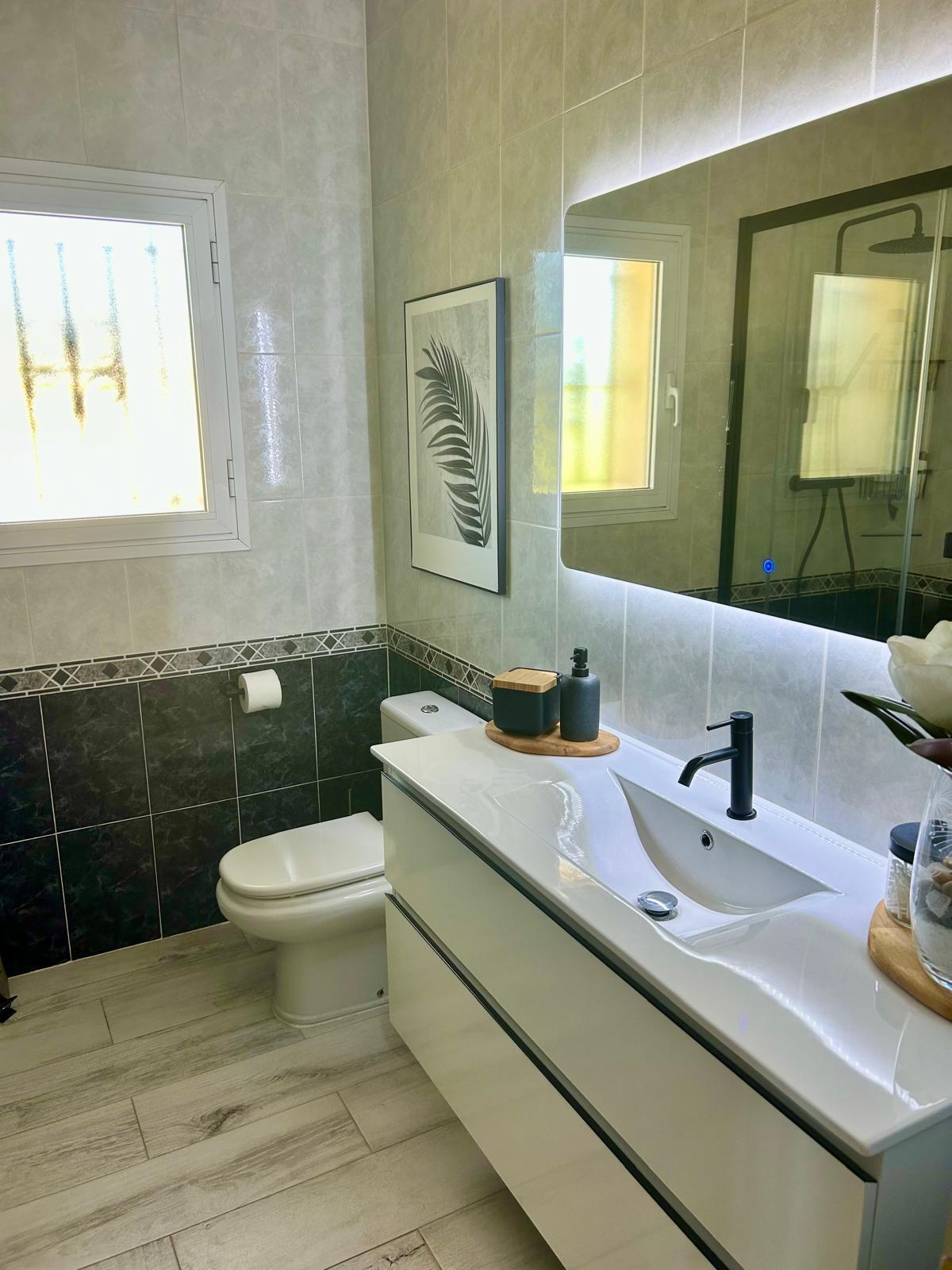 Encantadora villa de 2 habitaciones con vistas al campo y piscina privada en Ràfol d'Almúnia