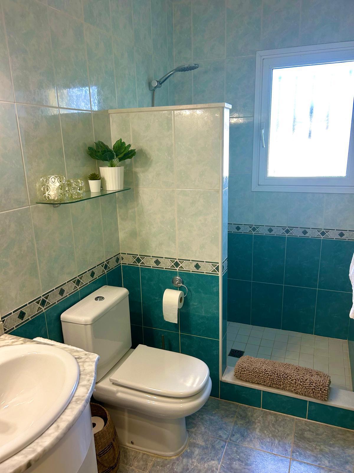 Encantadora villa de 2 habitaciones con vistas al campo y piscina privada en Ràfol d'Almúnia
