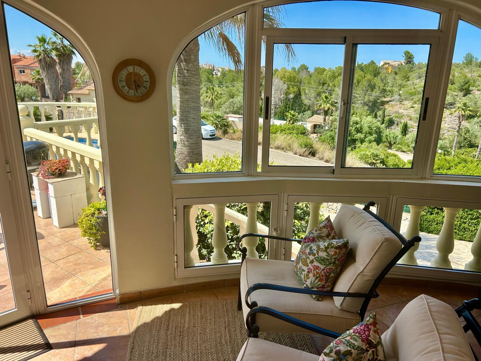 Encantadora villa de 2 habitaciones con vistas al campo y piscina privada en Ràfol d'Almúnia