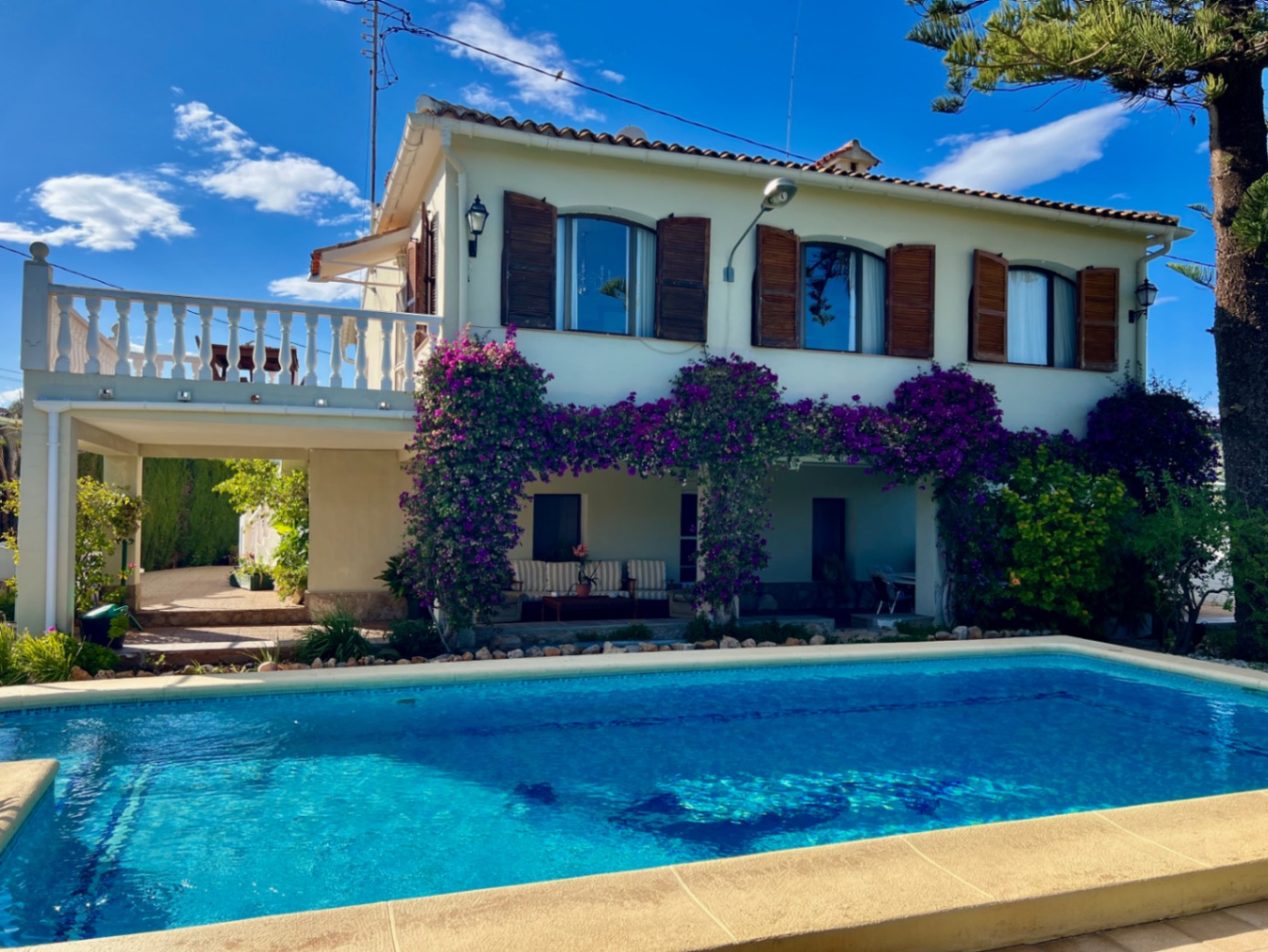 Villa con 9 habitaciones y piscina y jardín privados