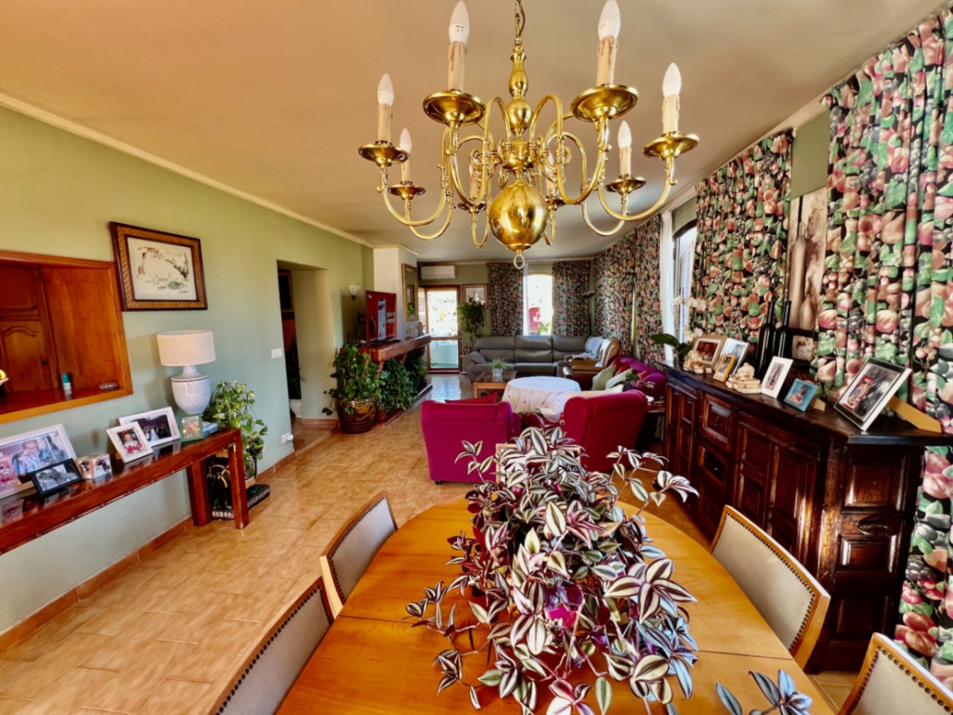 Villa con 9 habitaciones y piscina y jardín privados