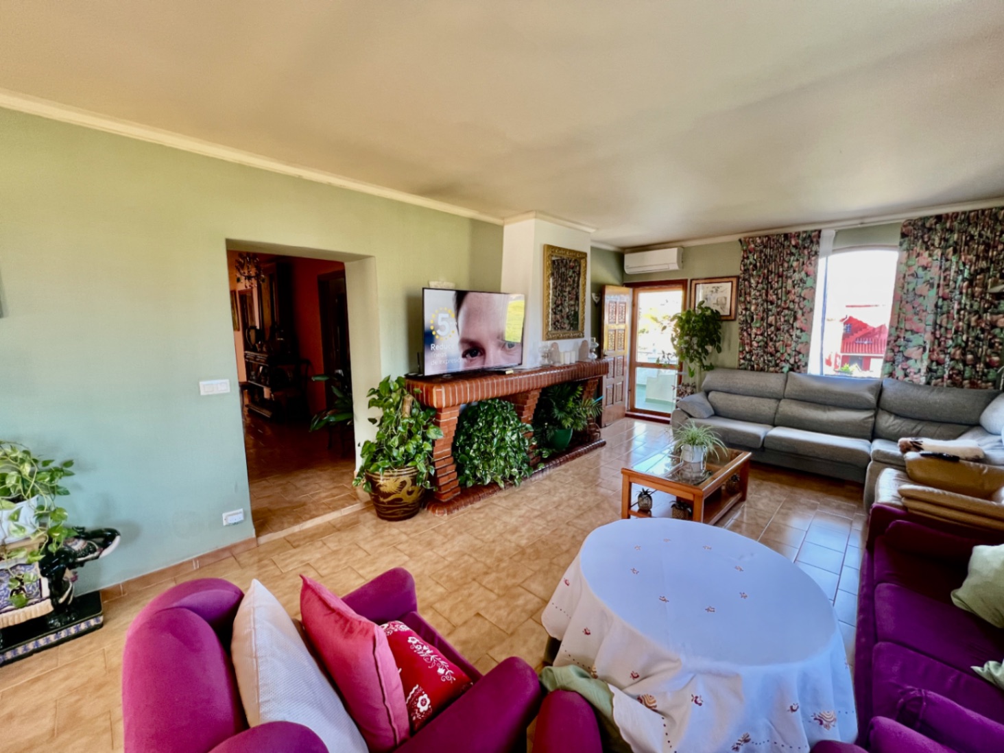 Villa con 9 habitaciones y piscina y jardín privados