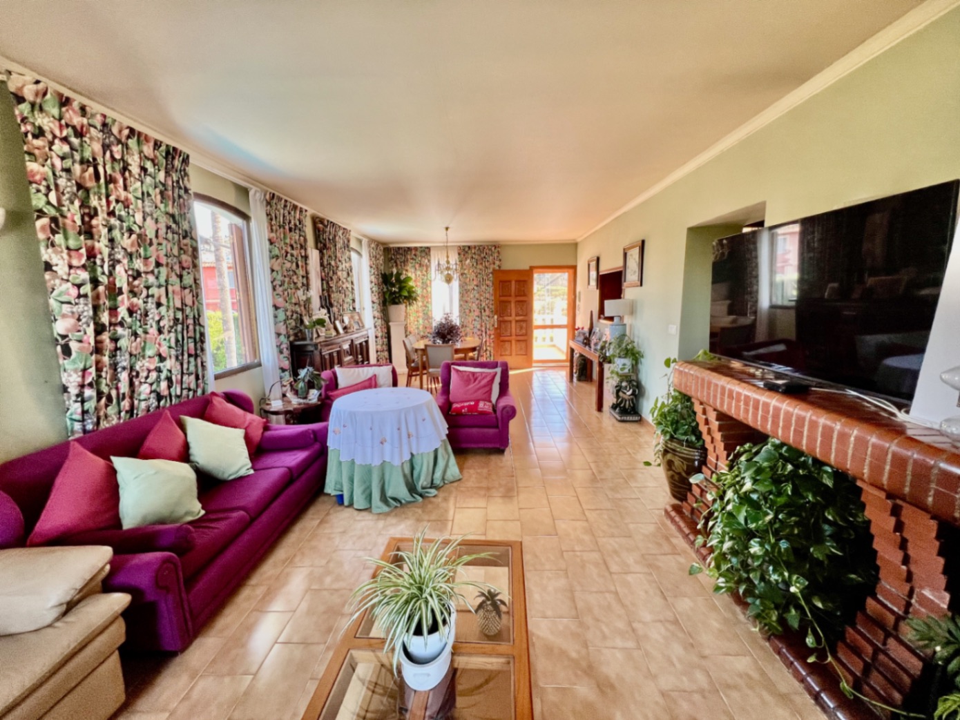 Villa con 9 habitaciones y piscina y jardín privados