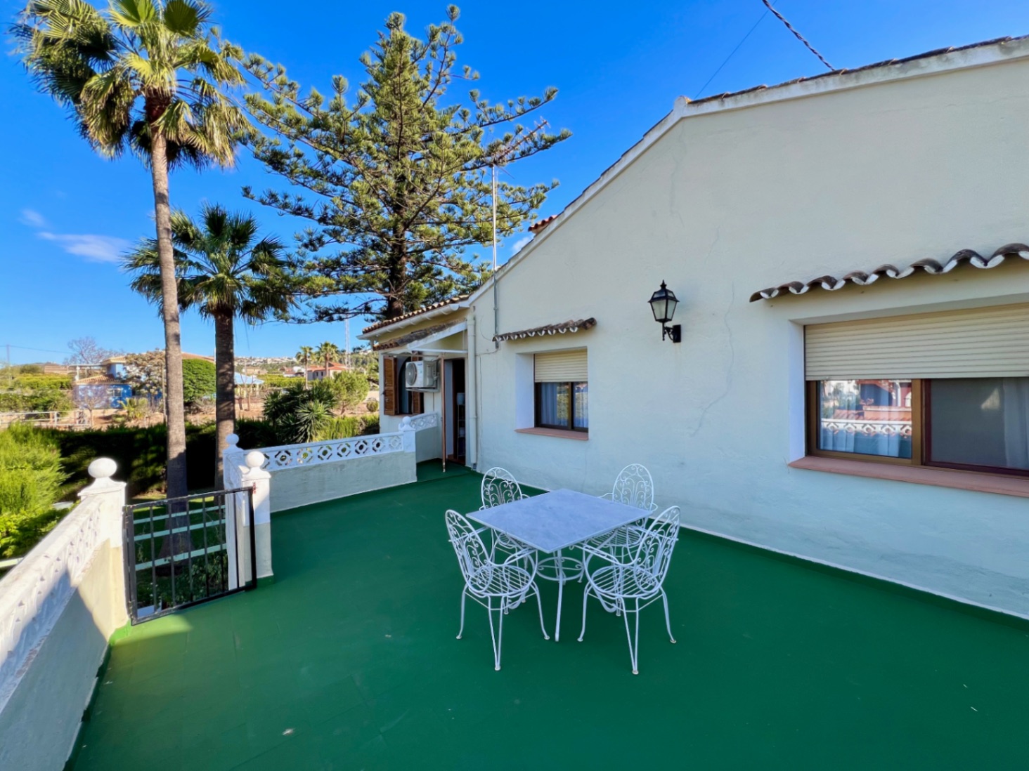 Villa con 9 habitaciones y piscina y jardín privados