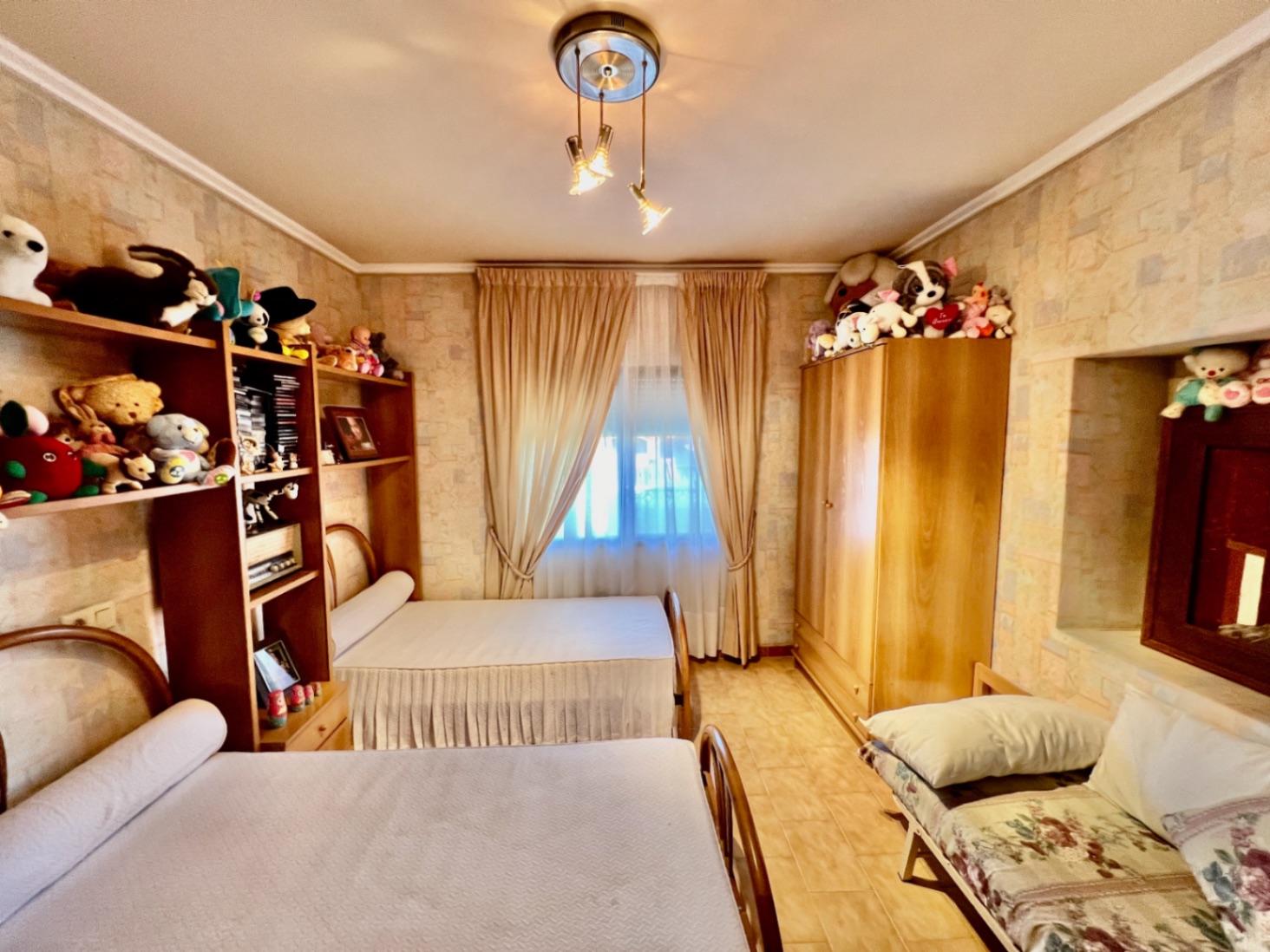 Villa con 9 habitaciones y piscina y jardín privados